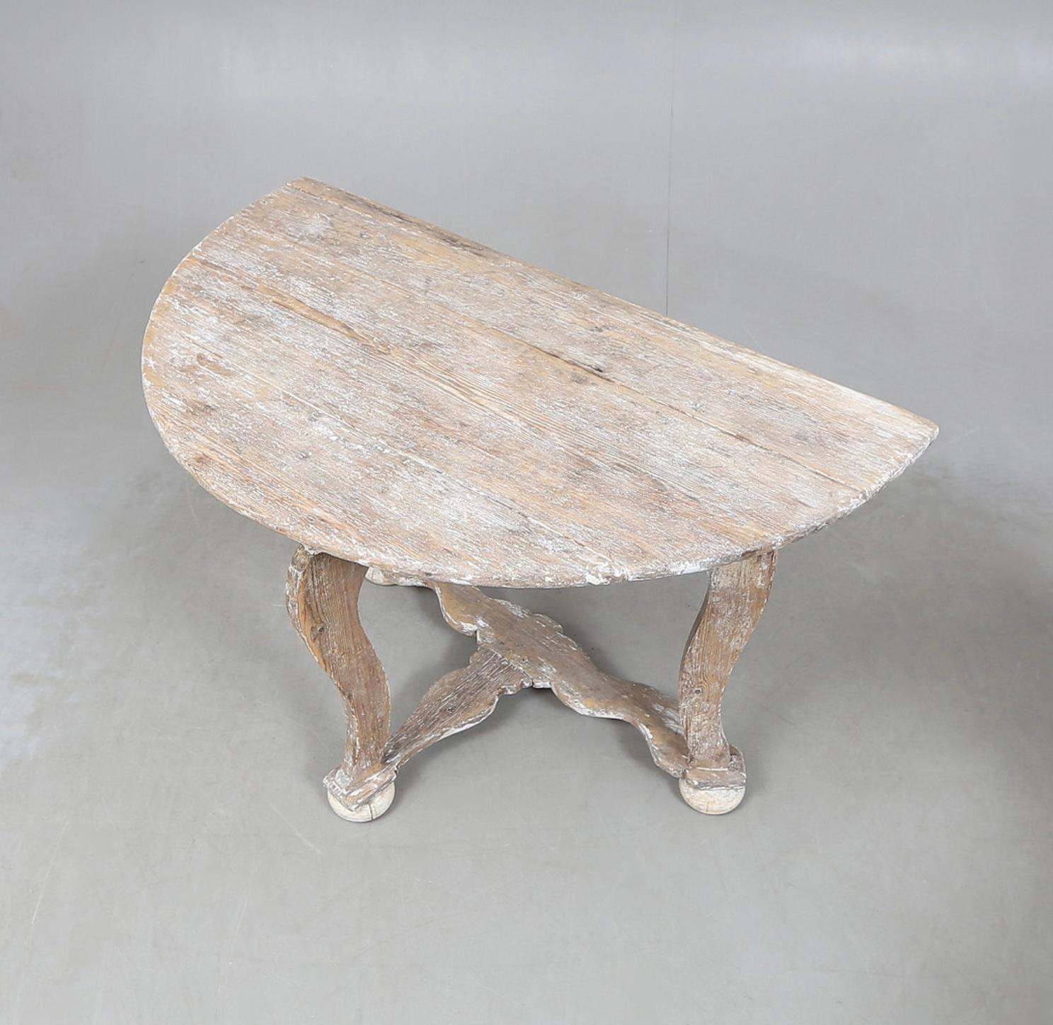 19th century Swedish baroque oak console/Demi lune For Sale 1