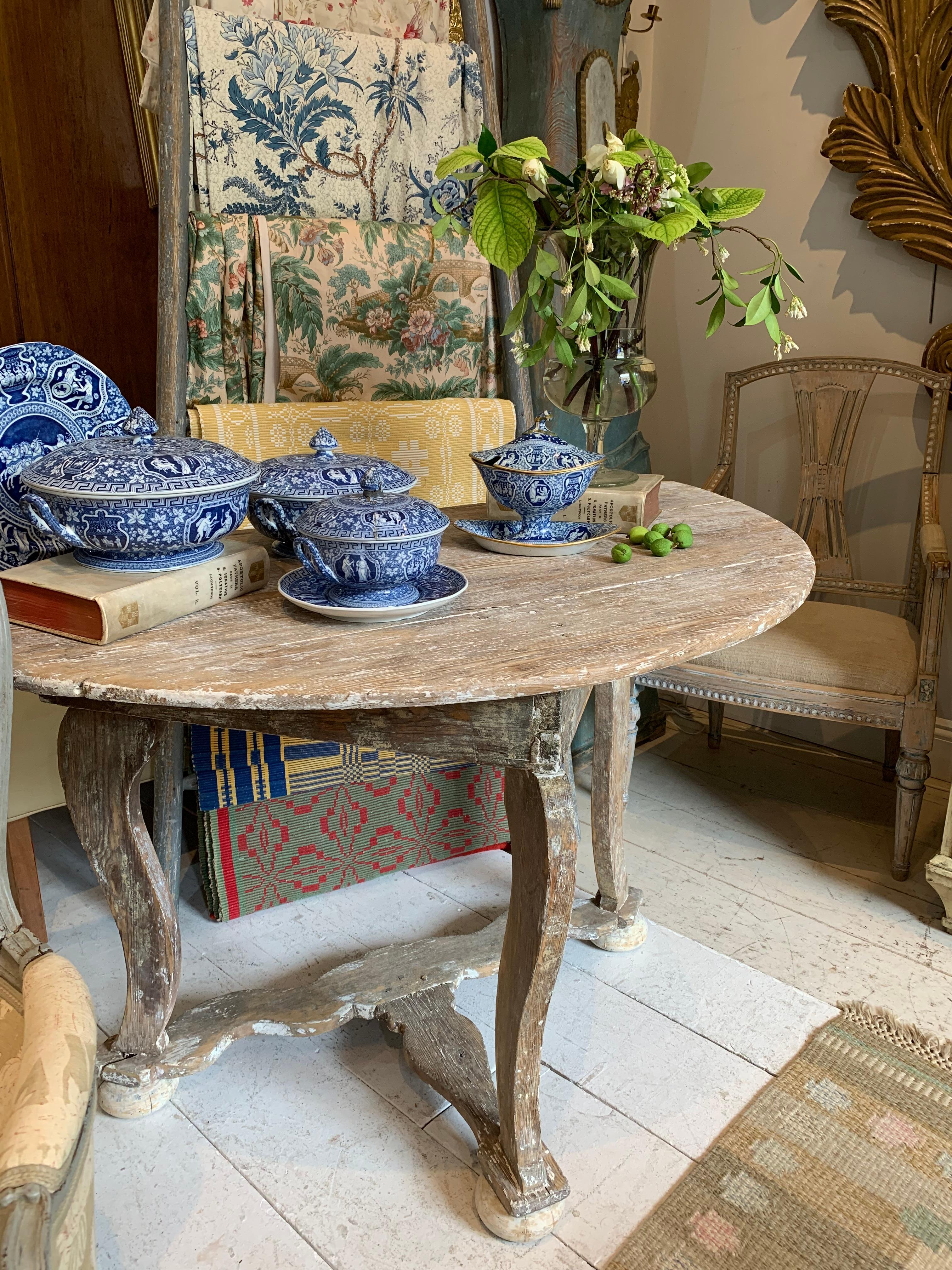 19th century Swedish baroque oak console/Demi lune For Sale 2