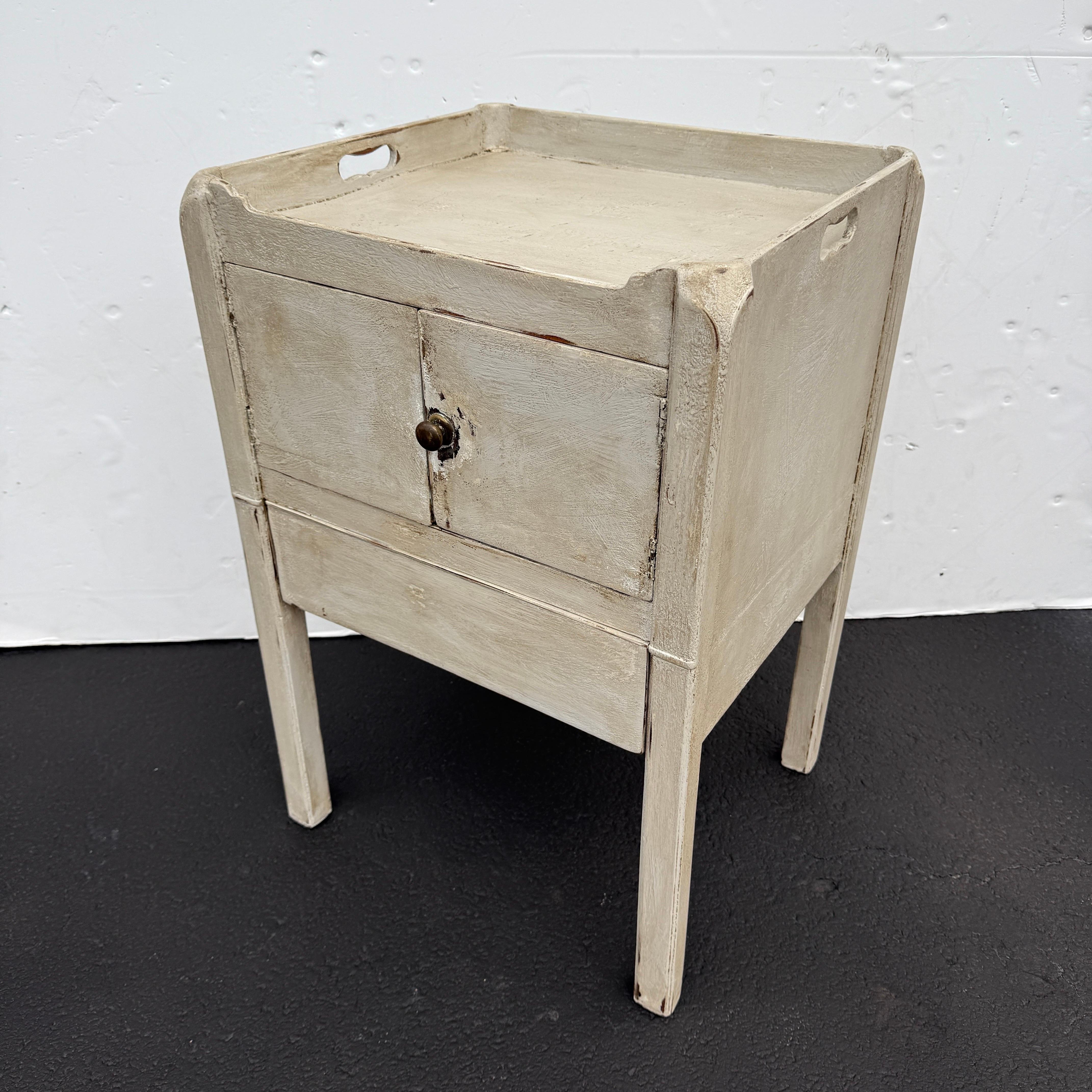19th Century Swedish Bedside Nightstand End Table with Drawer For Sale 12