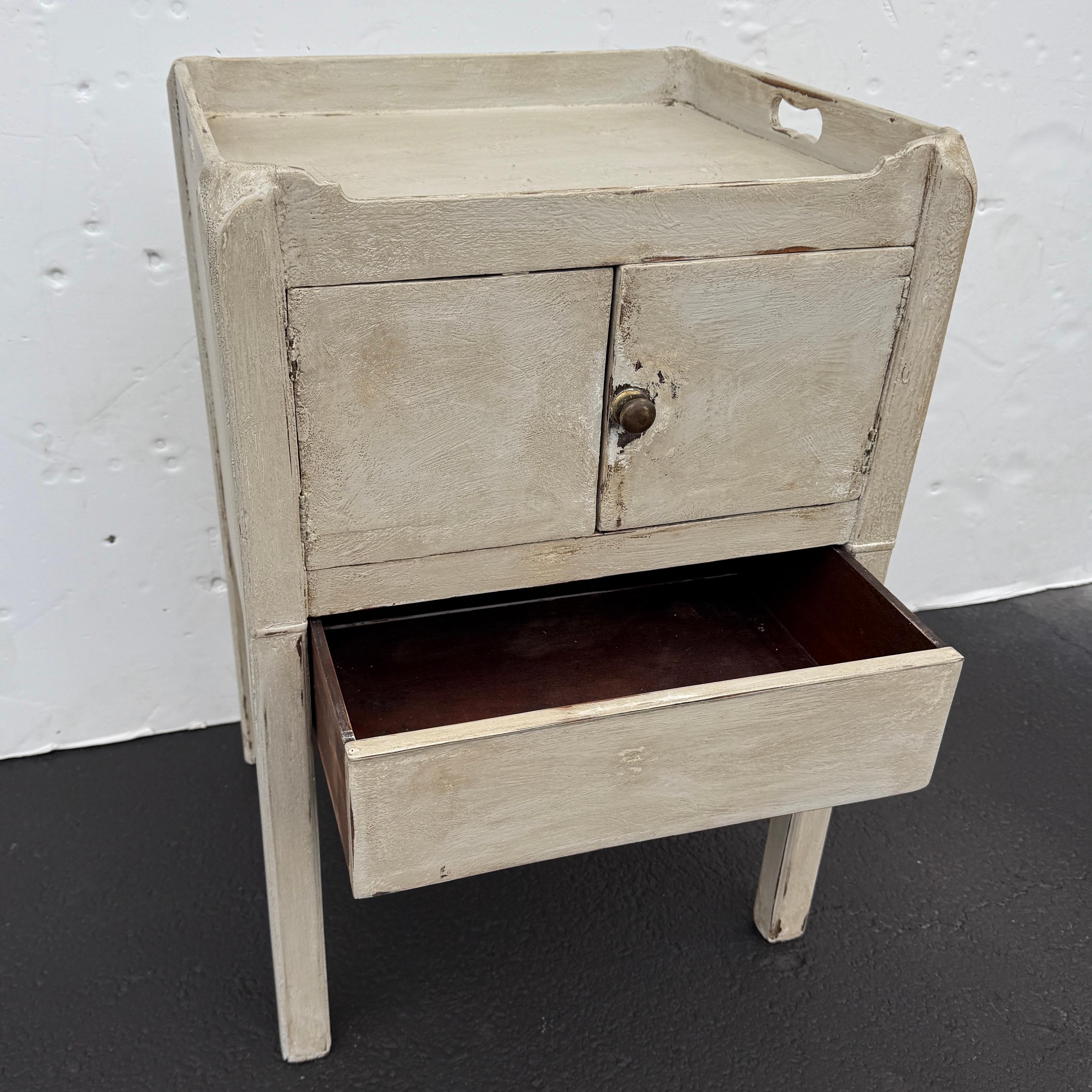 19th Century Swedish Bedside Nightstand End Table with Drawer For Sale 2
