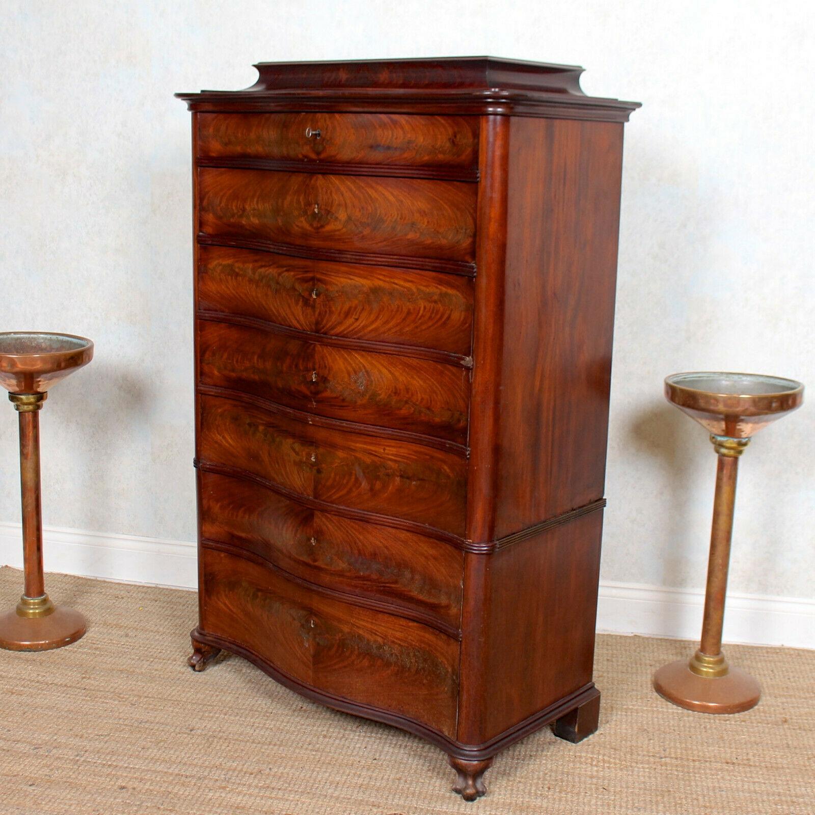 19th Century Swedish Biedermeier Chest of Drawers Serpentine Tallboy Mahogany In Good Condition For Sale In Newcastle upon Tyne, GB