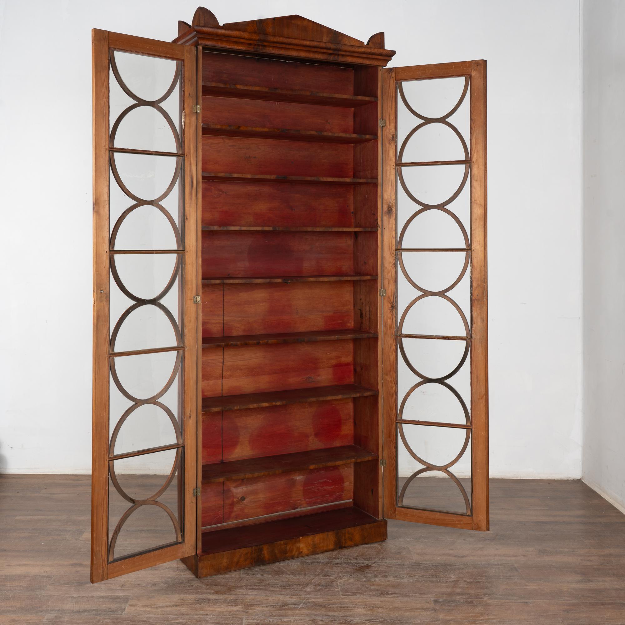 19th Century Swedish Biedermeier Narrow Mahogany Bookcase Display Cabinet In Good Condition In Round Top, TX