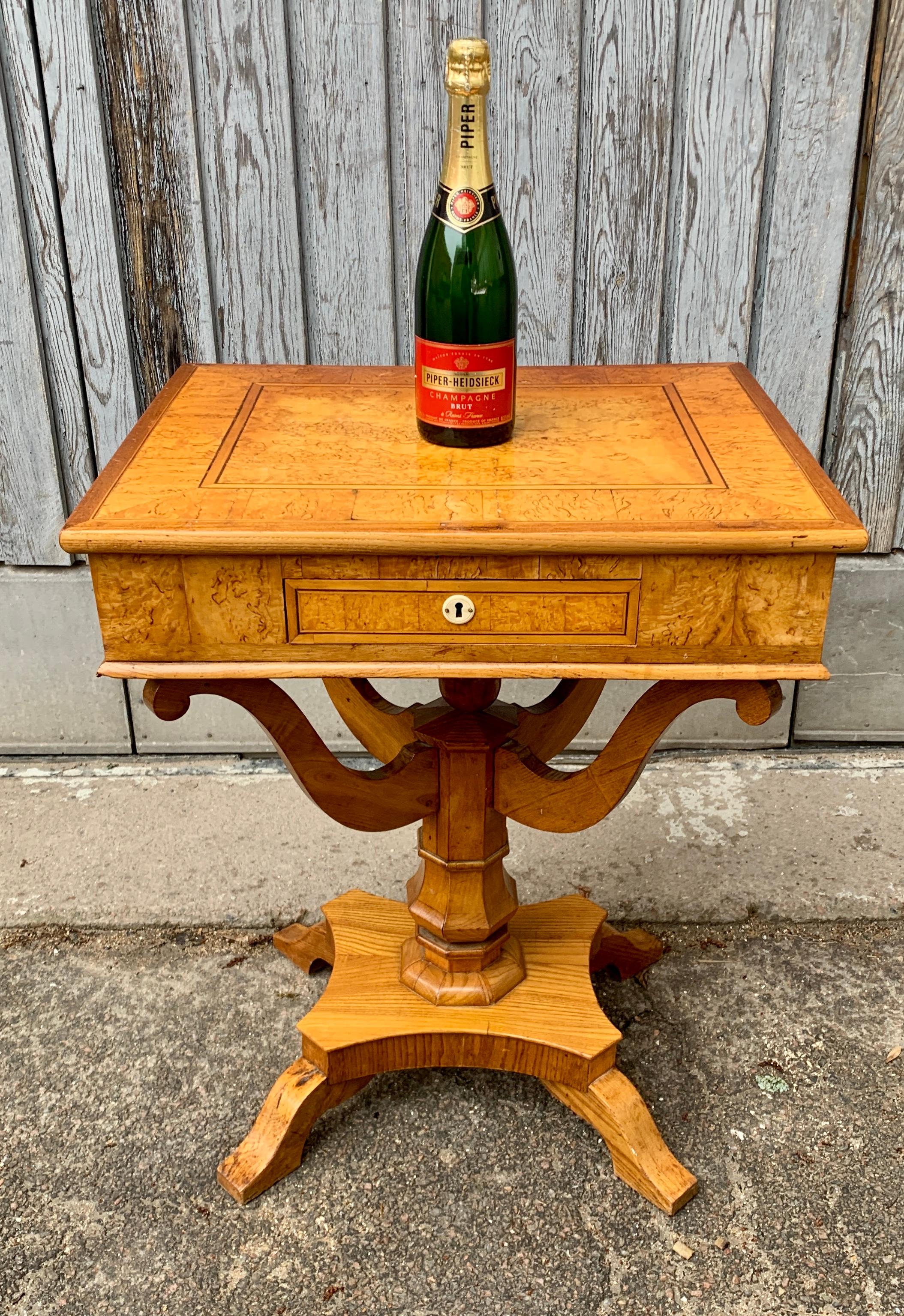 19th Century Swedish Biedermeier Side Table in Birch Wood For Sale 14