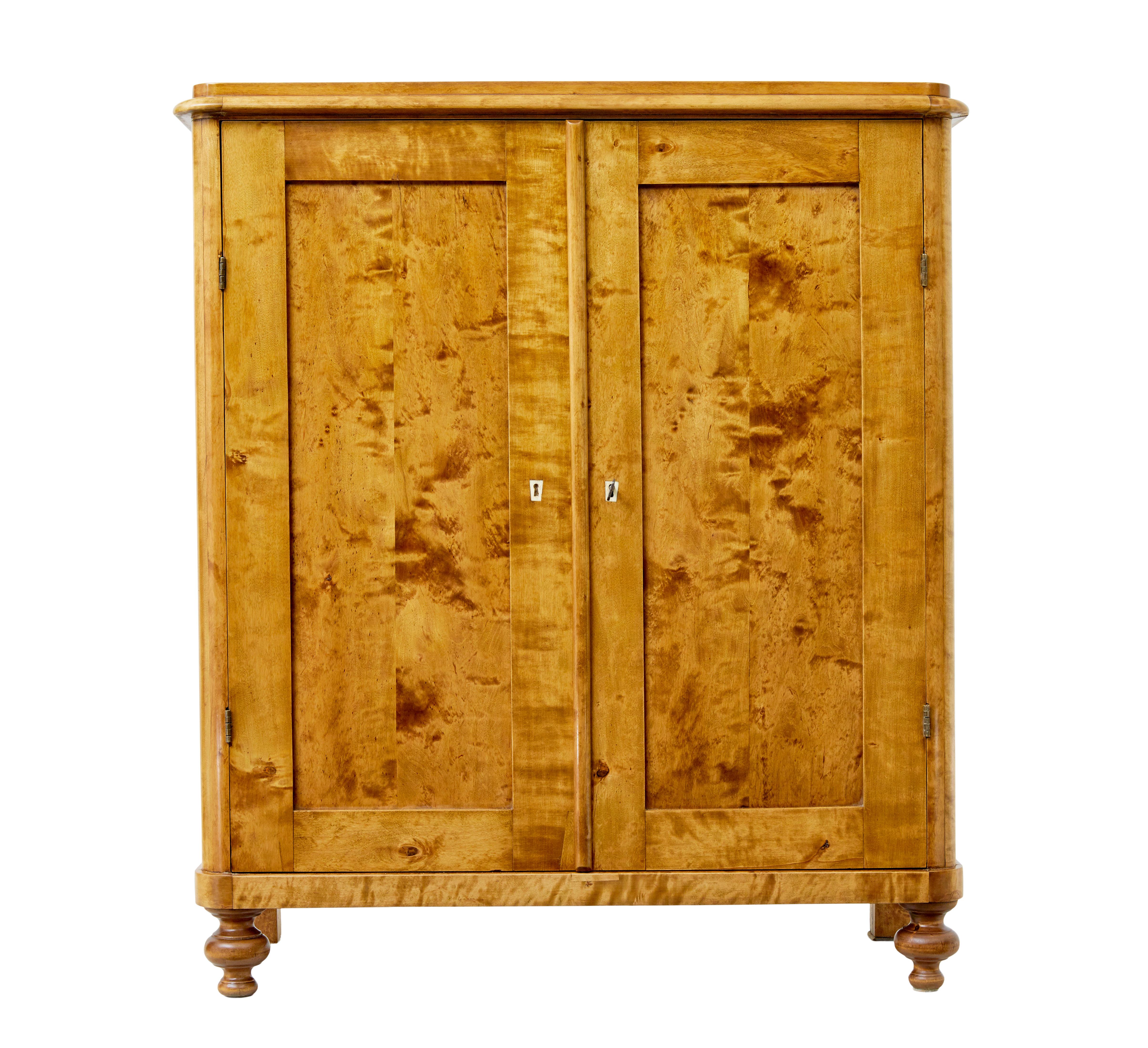 19th century Swedish birch fitted cupboard circa 1880.

Beautifully fully restored Swedish birch sideboard / cupboard which could serve for multiple rooms around the home, such as the hall, bedroom or kitchen.

2 door cupboard which opens to reveal