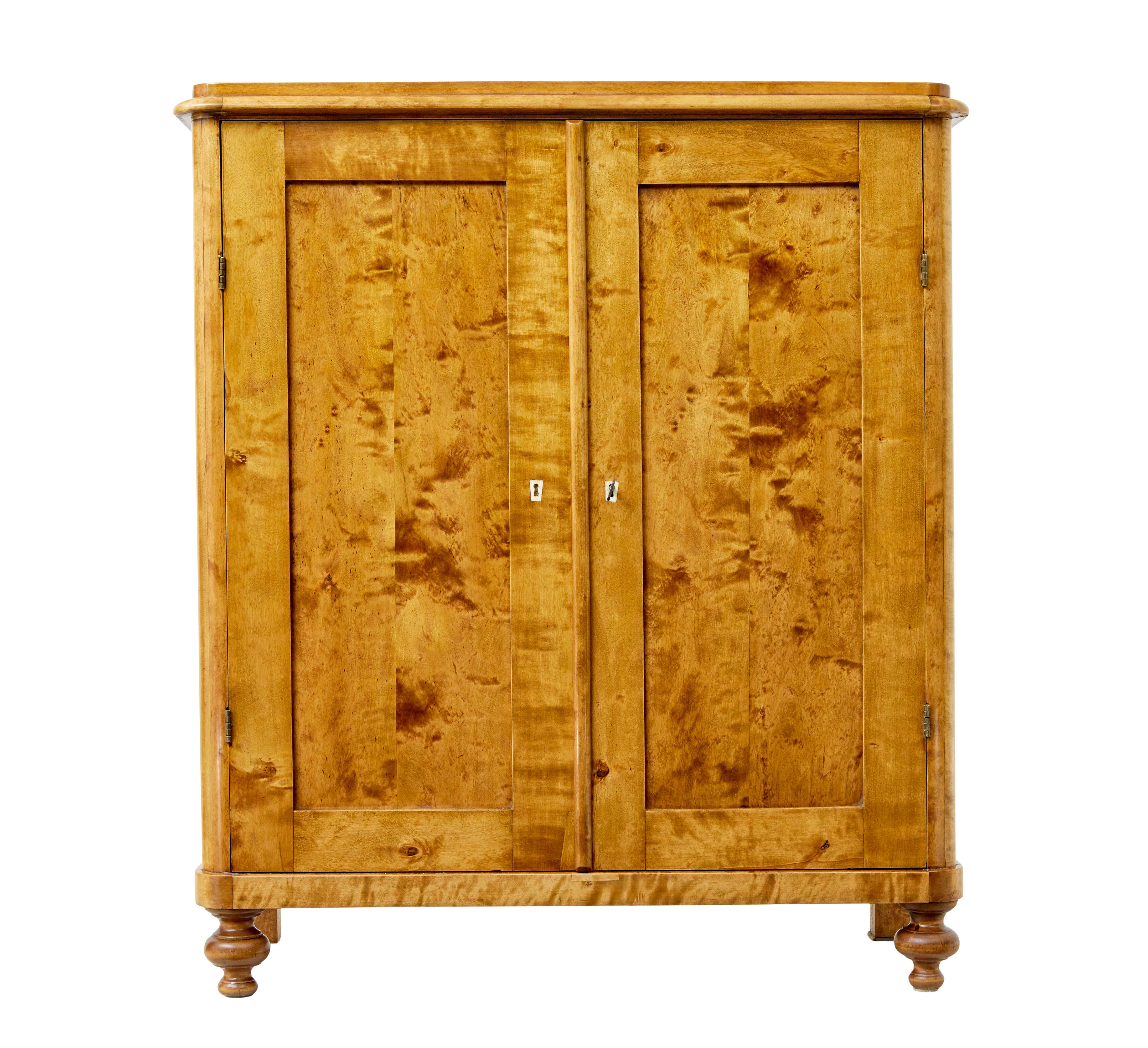 19th century Swedish birch fitted cupboard circa 1880.

Beautifully fully restored Swedish birch sideboard / cupboard which could serve for multiple rooms around the home, such as the hall, bedroom or kitchen.

2 door cupboard which opens to reveal