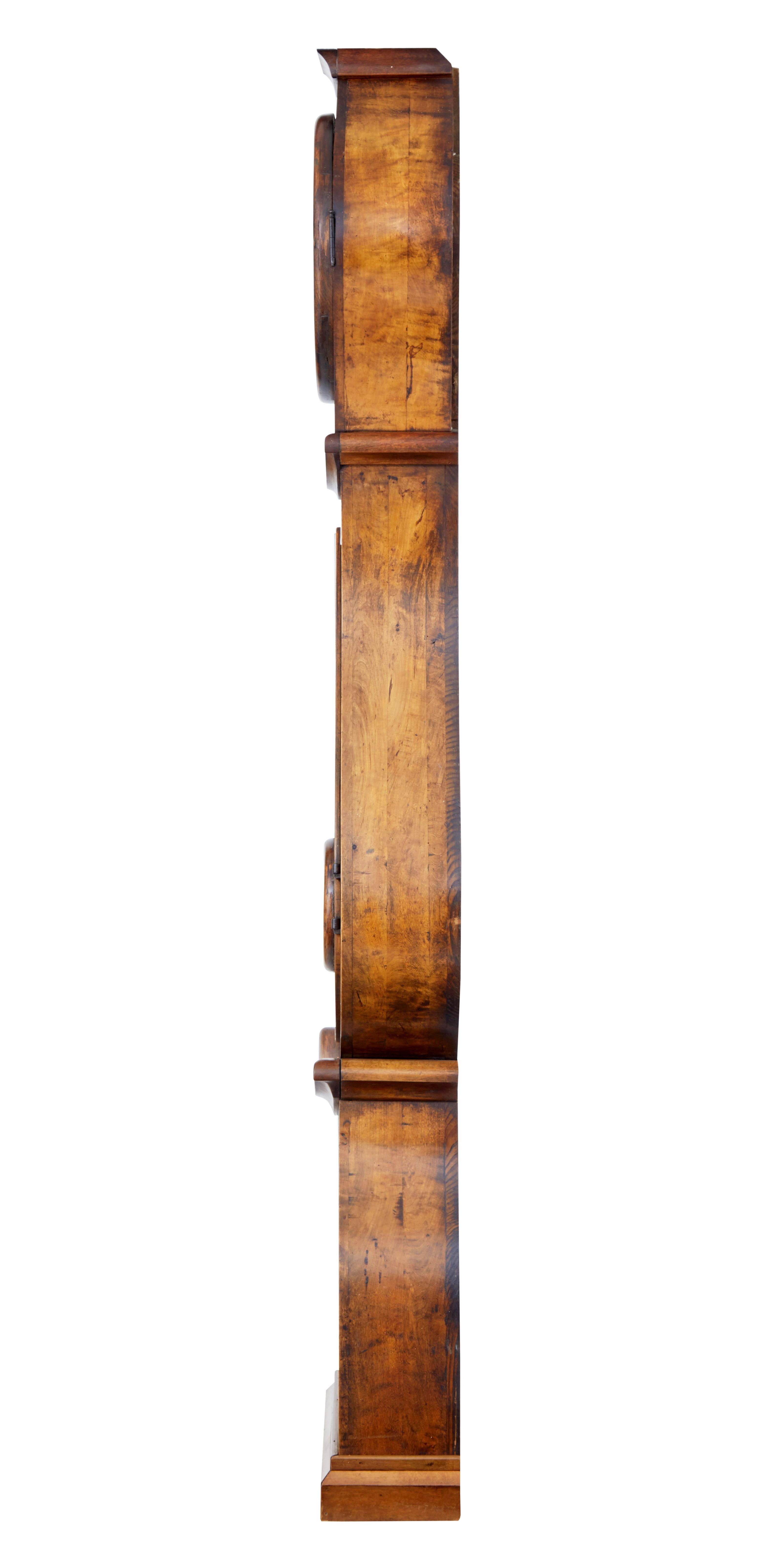 Horloge suédoise en bouleau Mora Clocks du 19e siècle Bon état - En vente à Debenham, Suffolk