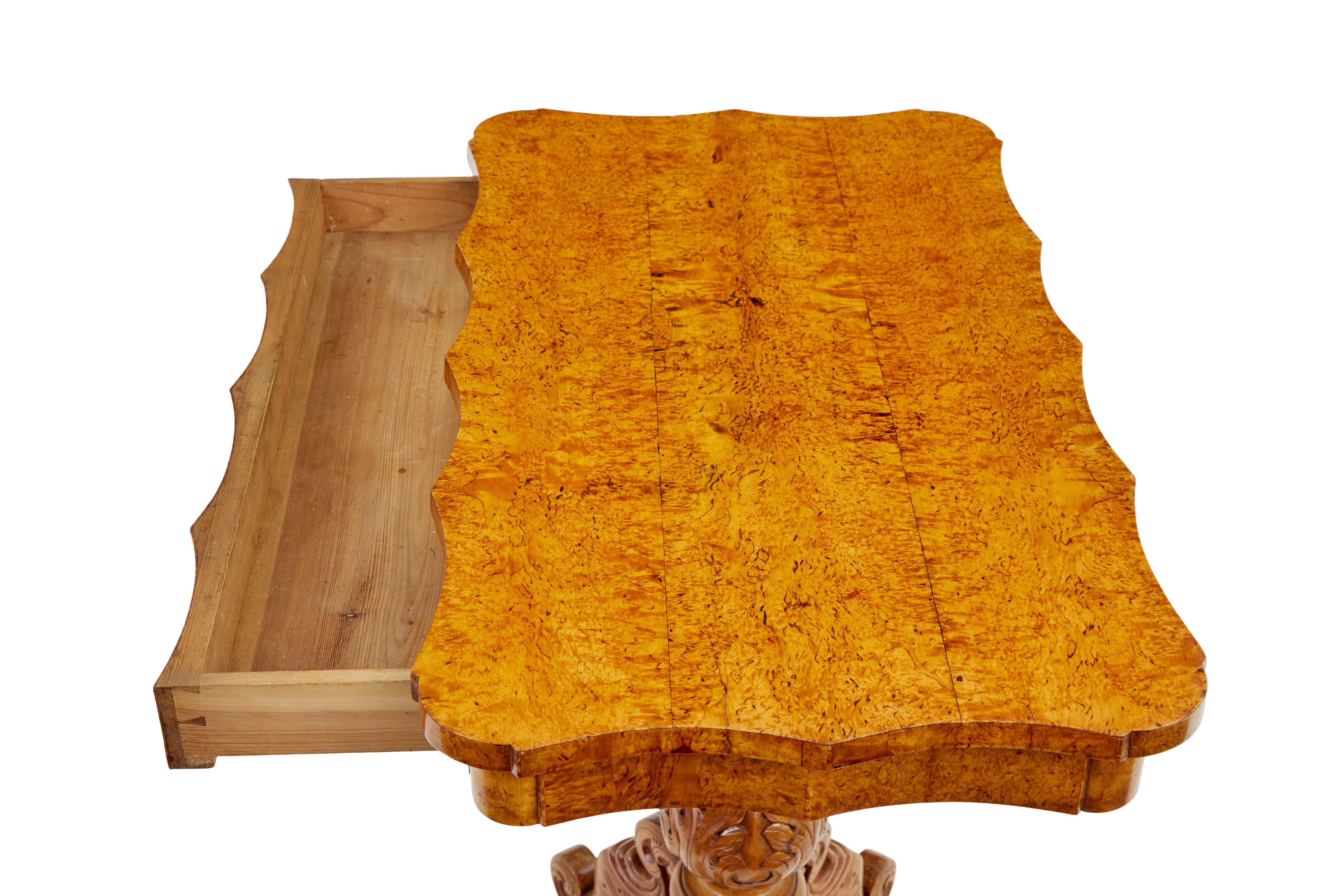 XIXe siècle Table d'appoint suédoise du 19e siècle en forme de racine de bouleau en vente