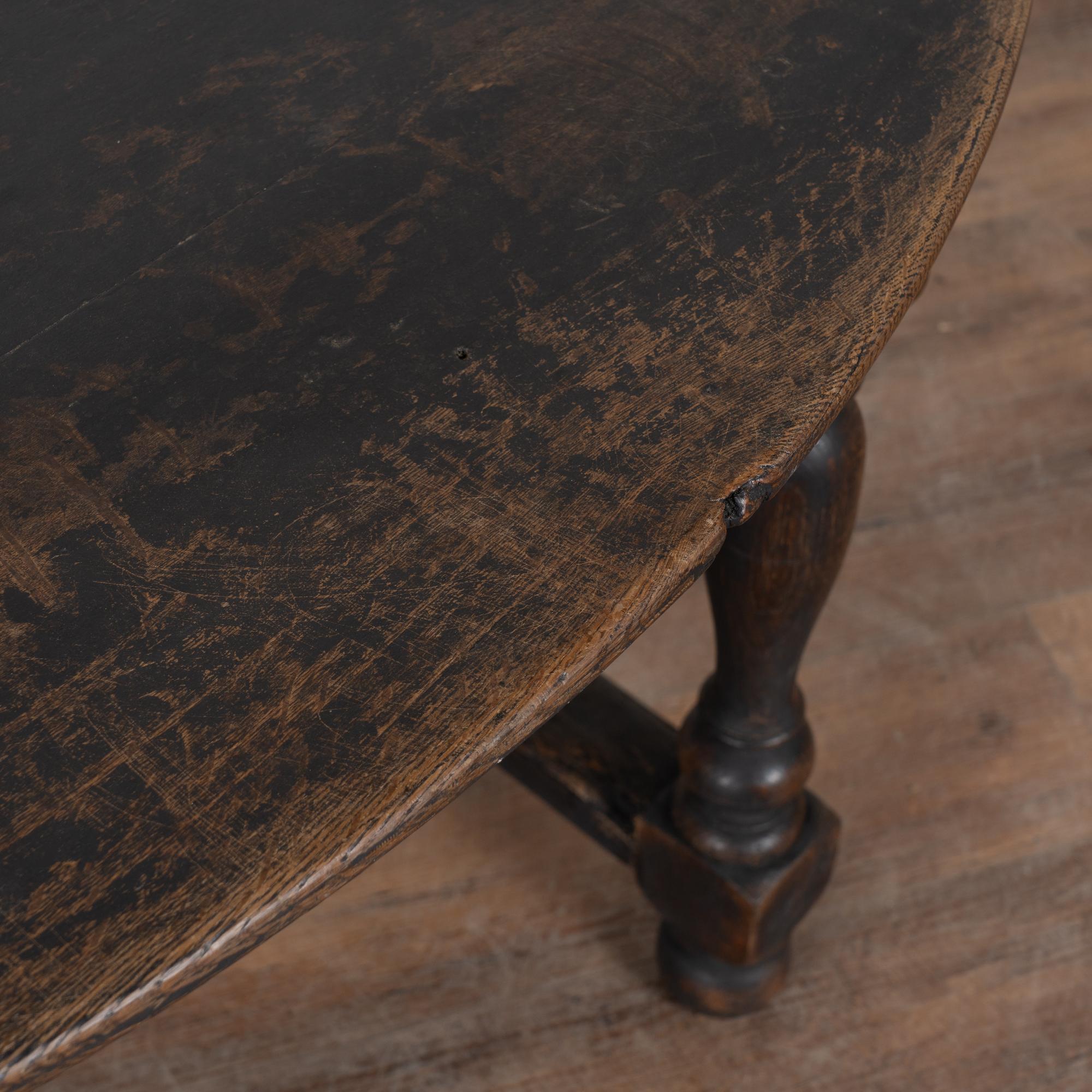 19th Century Swedish Black Painted Oak Oval Side Table For Sale at 1stDibs