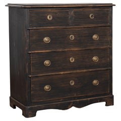 Commodes and Chests of Drawers