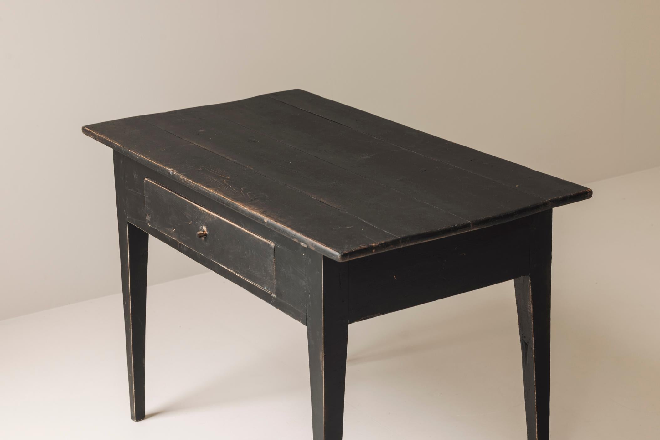 19th century Swedish black stained desk / table For Sale 4