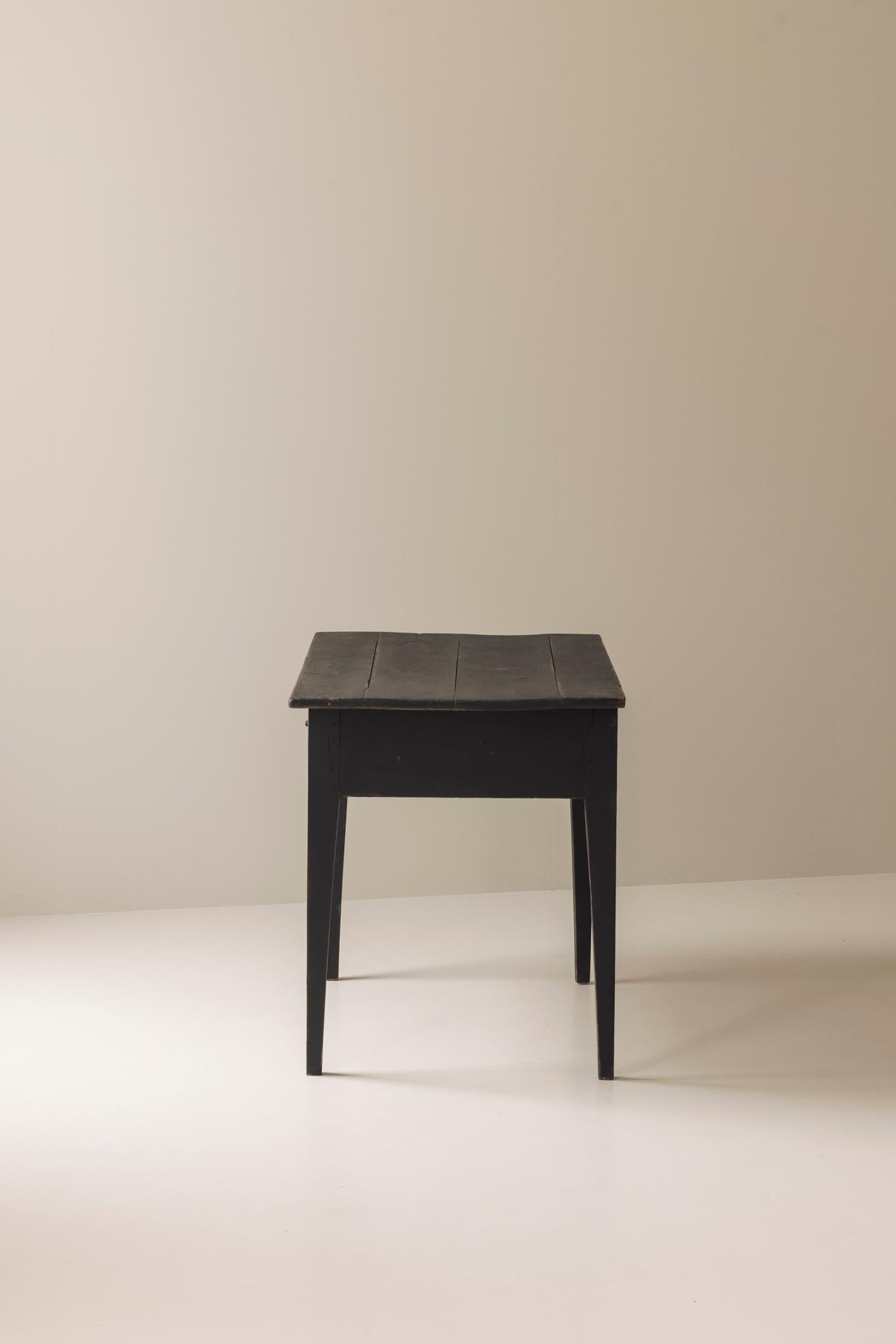 19th century Swedish black stained desk / table For Sale 8
