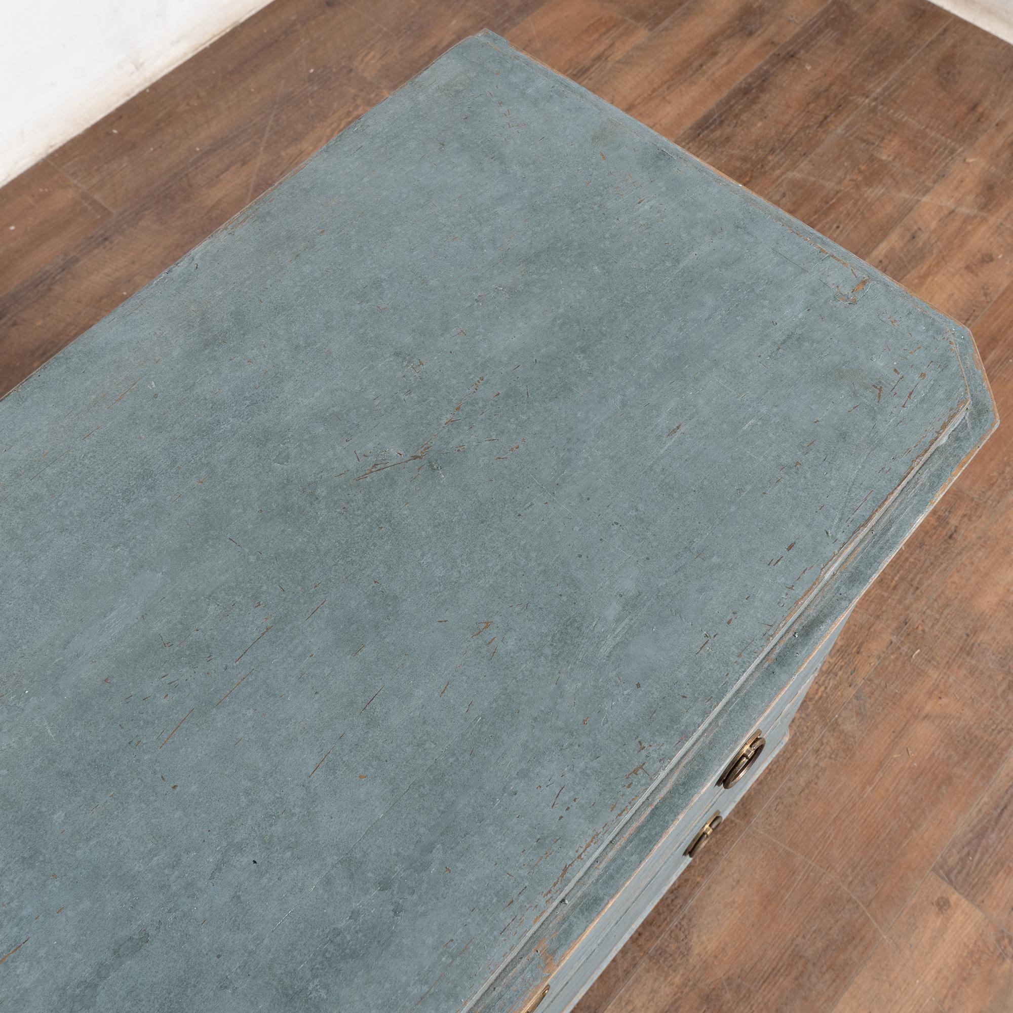 Ottone Cassettone svedese blu gustaviano del 19° secolo in vendita