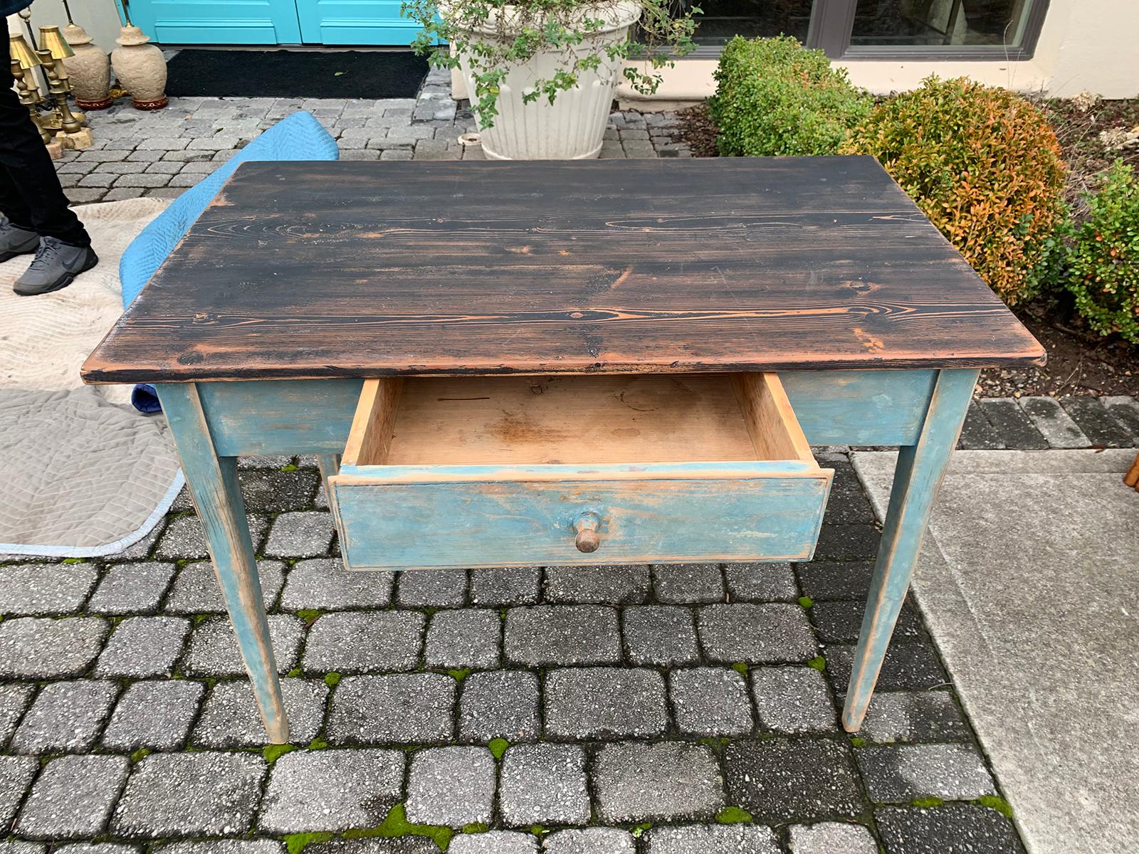 19th Century Swedish Blue Painted Writing Table 1