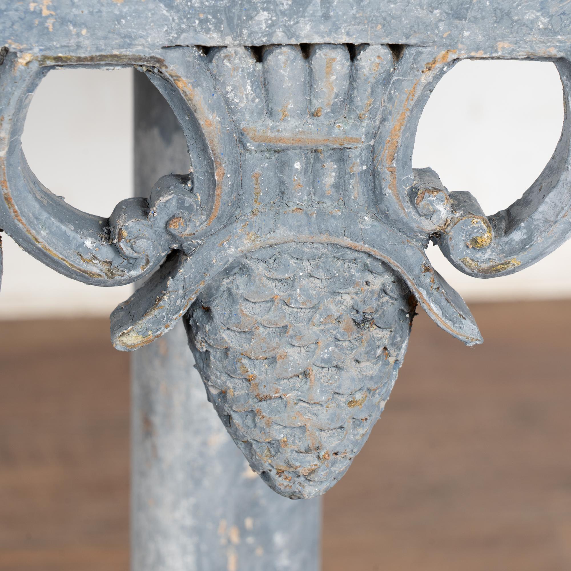 19th Century Swedish Blue Pedestal Side Table For Sale 6