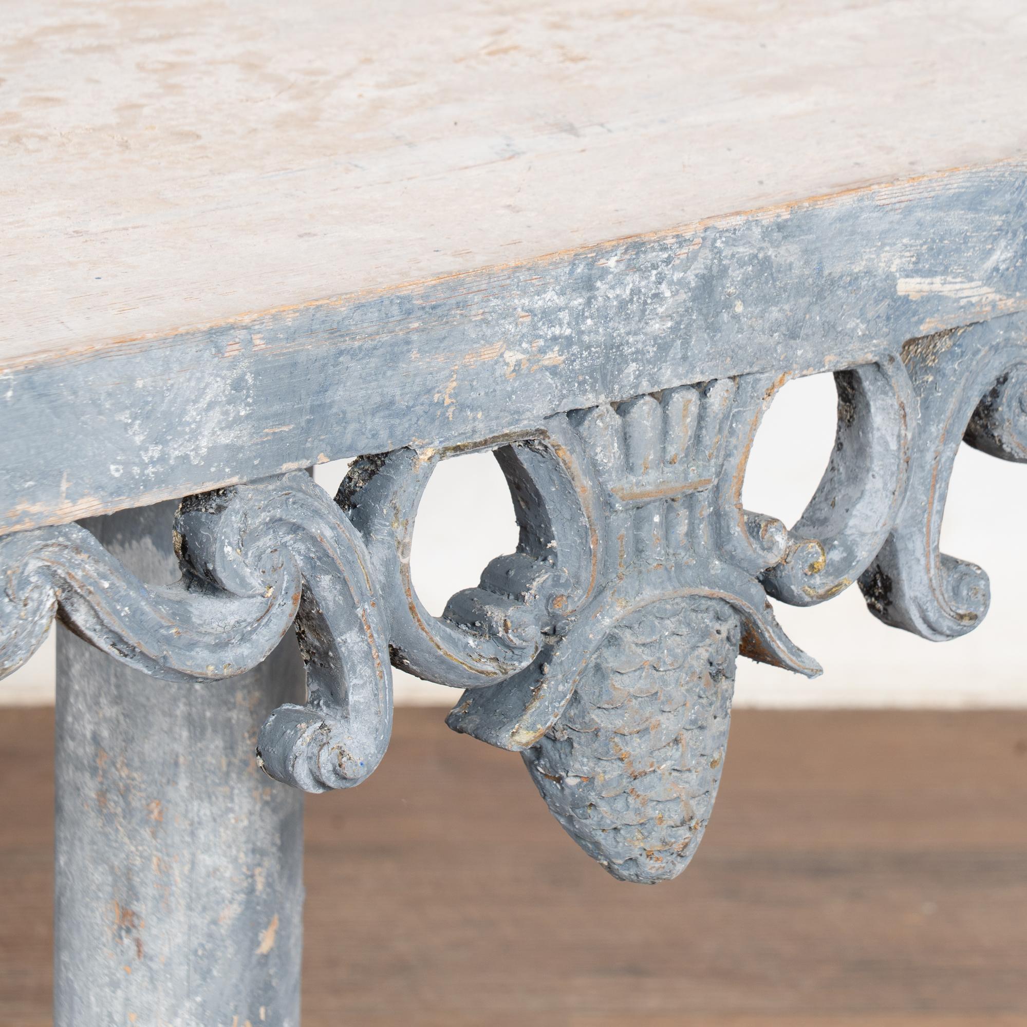 19th Century Swedish Blue Pedestal Side Table In Good Condition For Sale In Round Top, TX