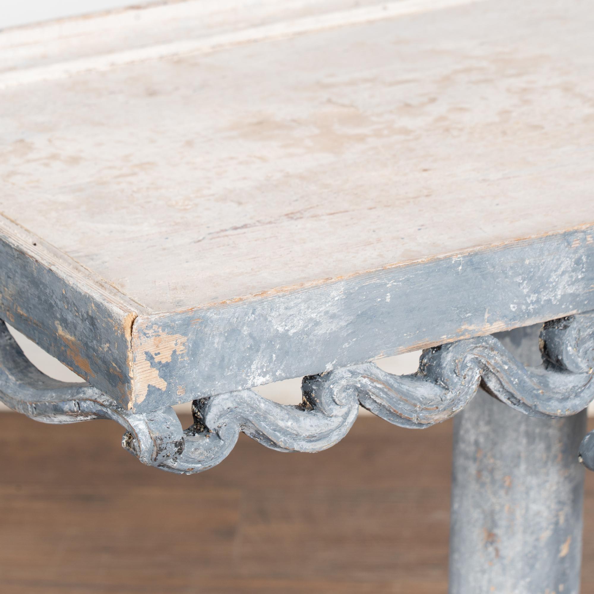 Pine 19th Century Swedish Blue Pedestal Side Table For Sale
