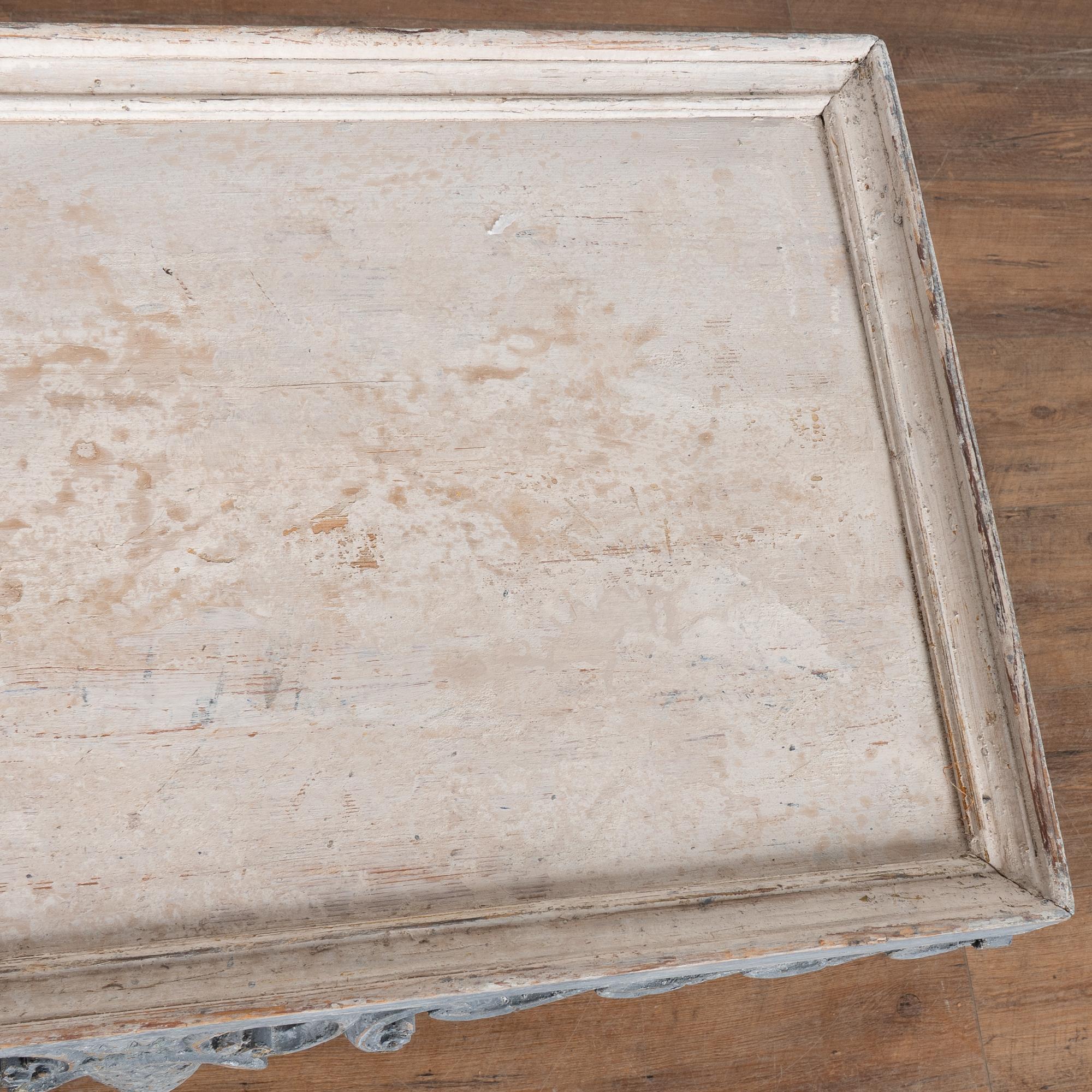 19th Century Swedish Blue Pedestal Side Table For Sale 4