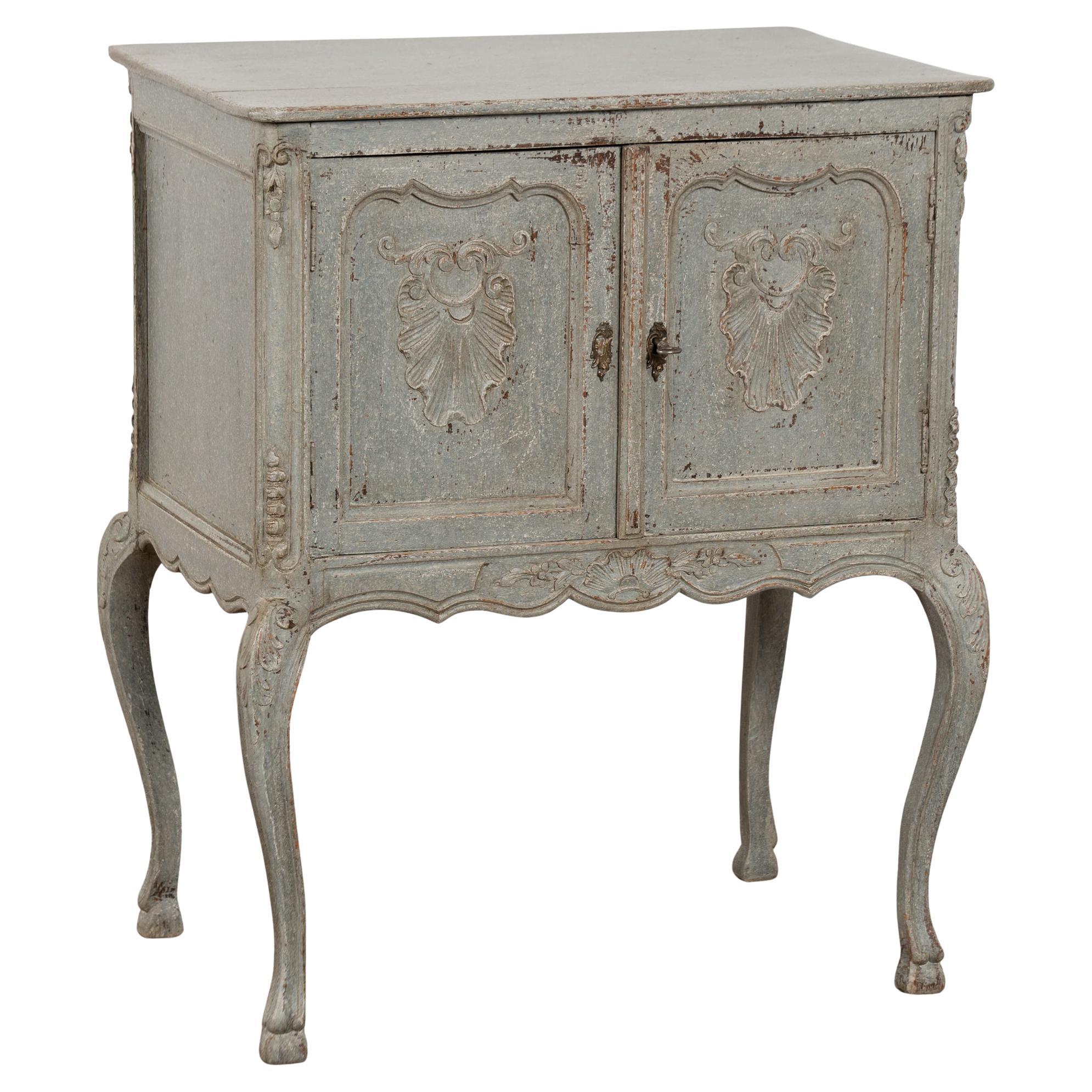 Table d'appoint suédoise du 19e siècle à pieds en cabriolet, de couleur bleue en vente
