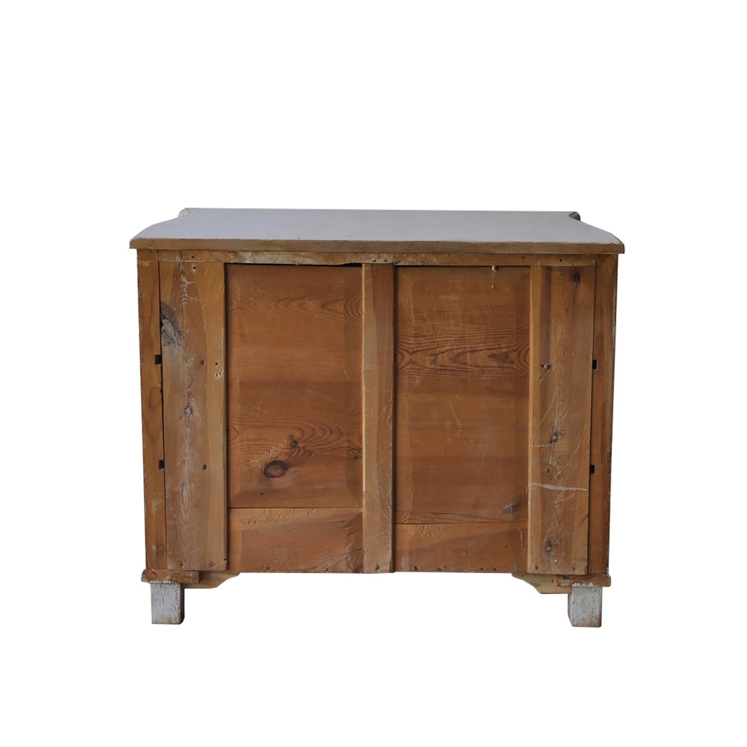 19th Century Swedish Bow Front Commode In Good Condition In Tetbury, Gloucestershire