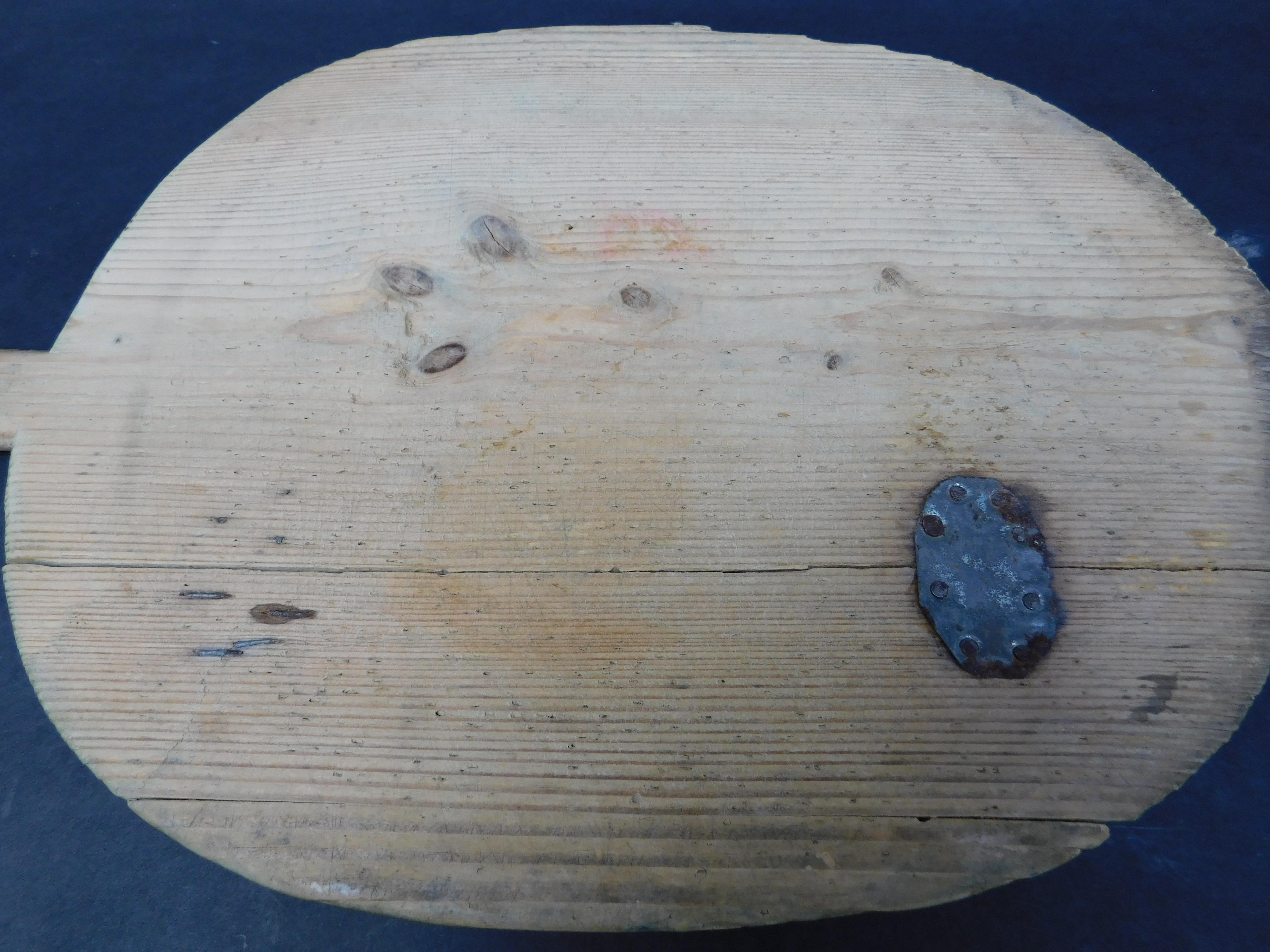 19th Century Swedish Bread Board In Good Condition For Sale In Antwerp, BE