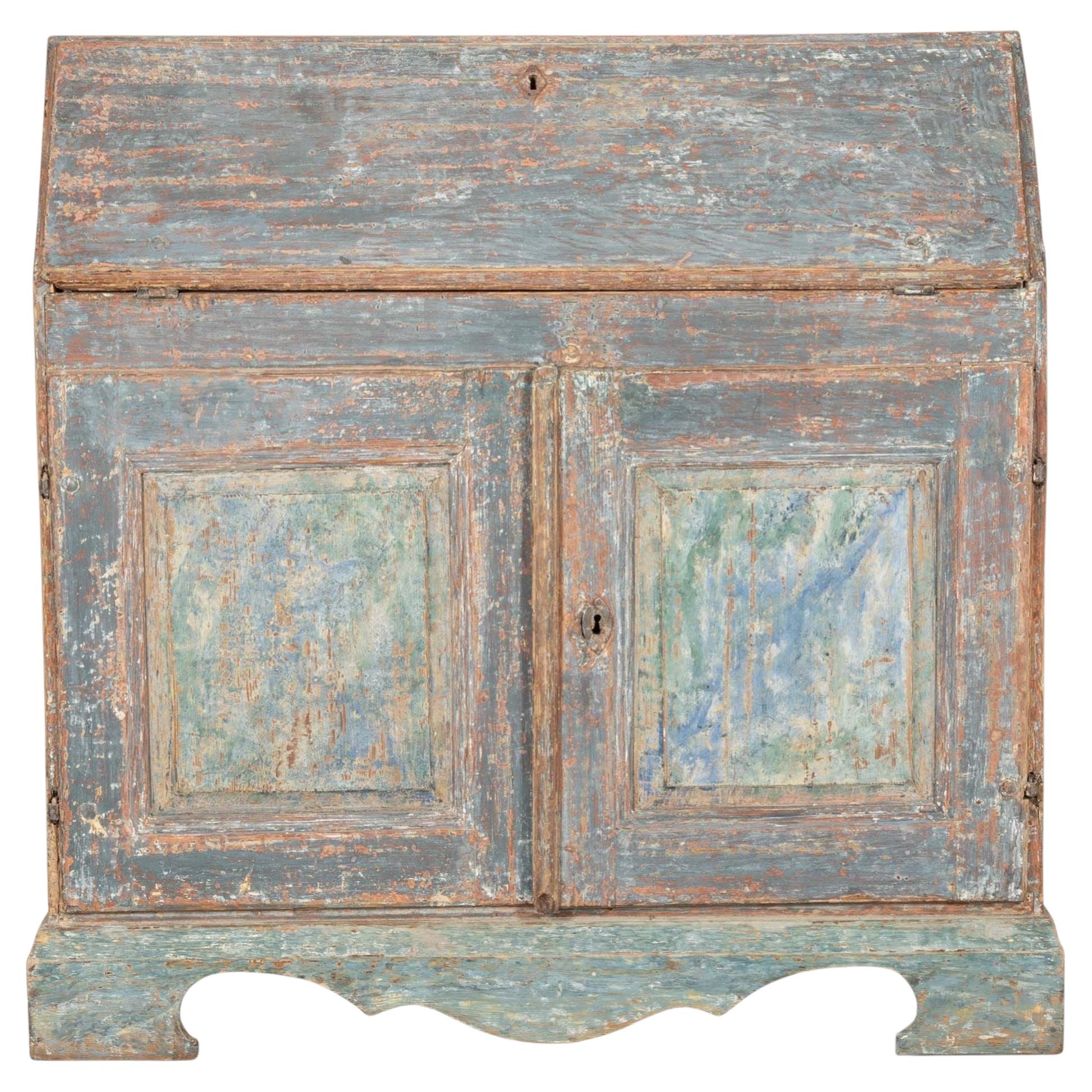19th Century Swedish Bureau with Original Paint and Nine Drawers