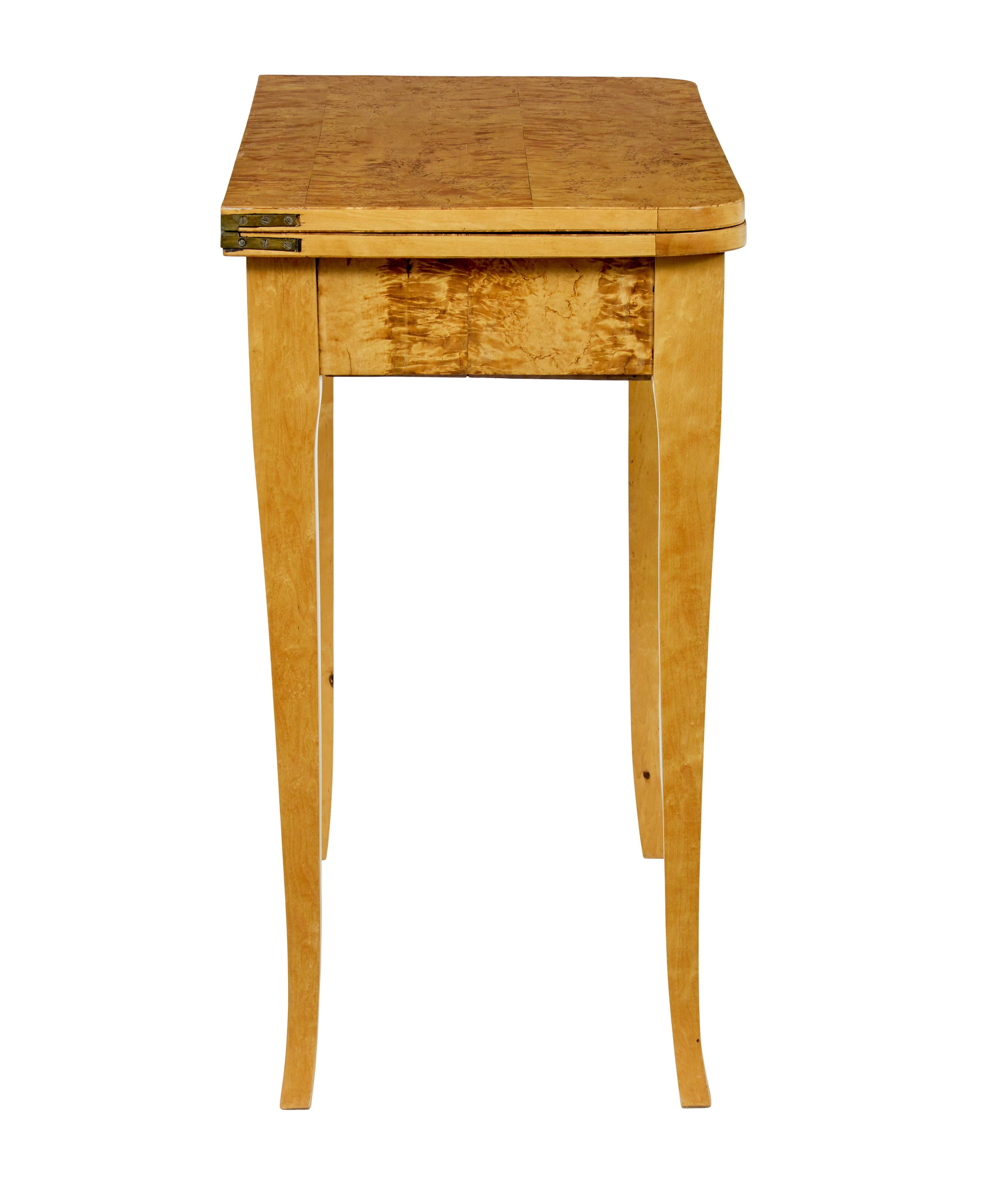 19th century Swedish burr birch tea table For Sale 3