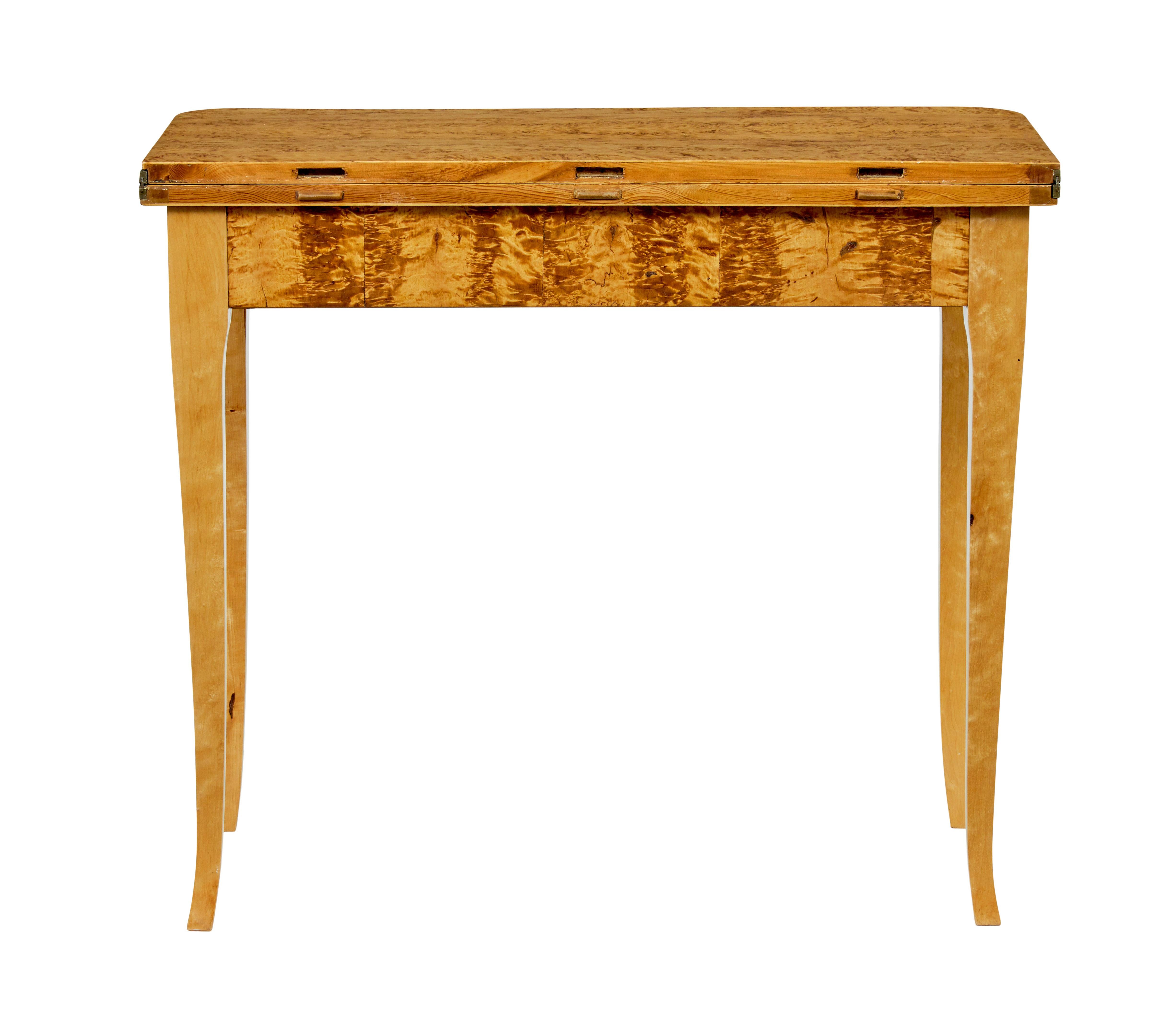 19th century Swedish burr birch tea table For Sale 2