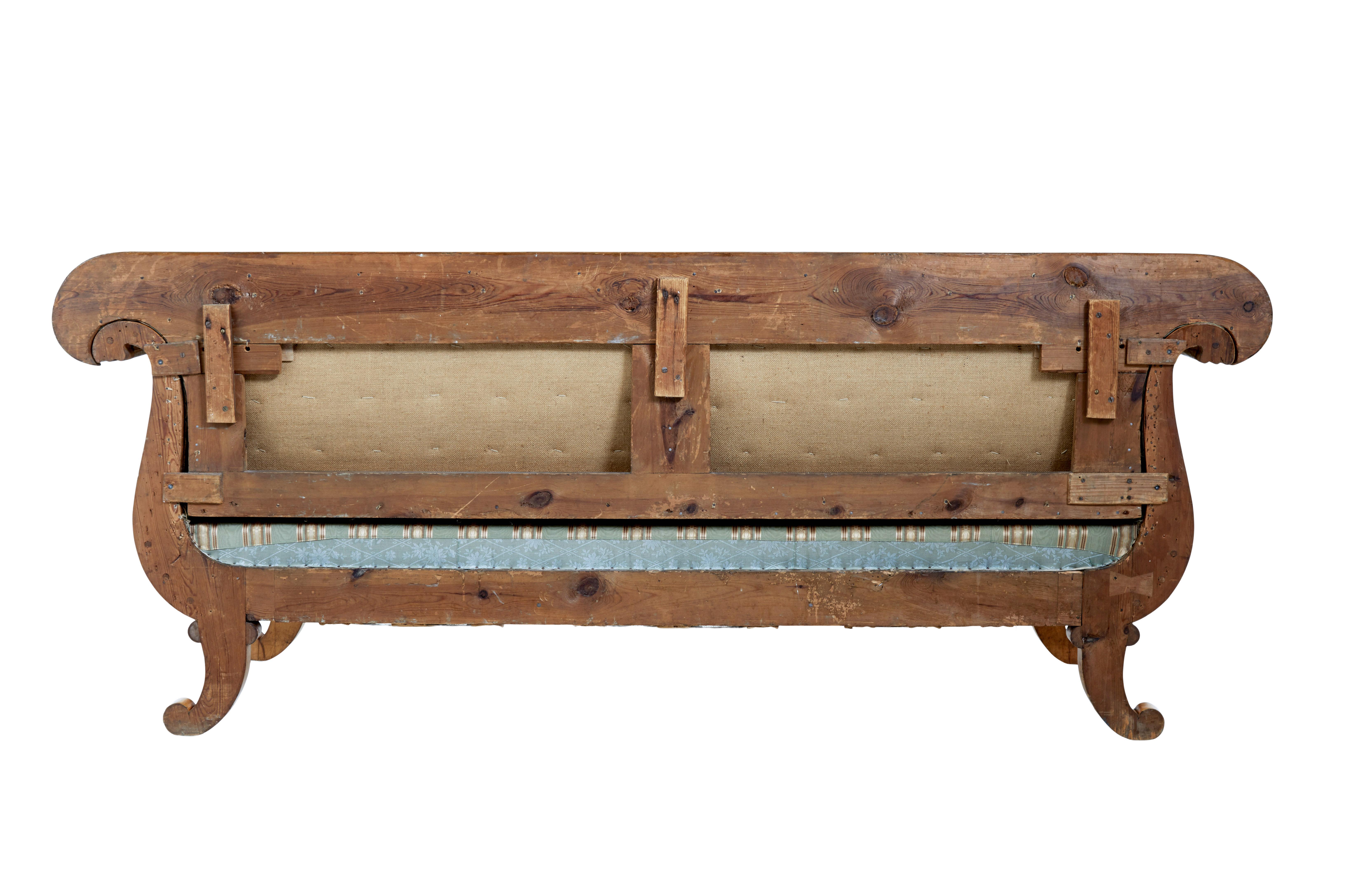 19th Century Swedish Carved Birch Sofa In Good Condition In Debenham, Suffolk