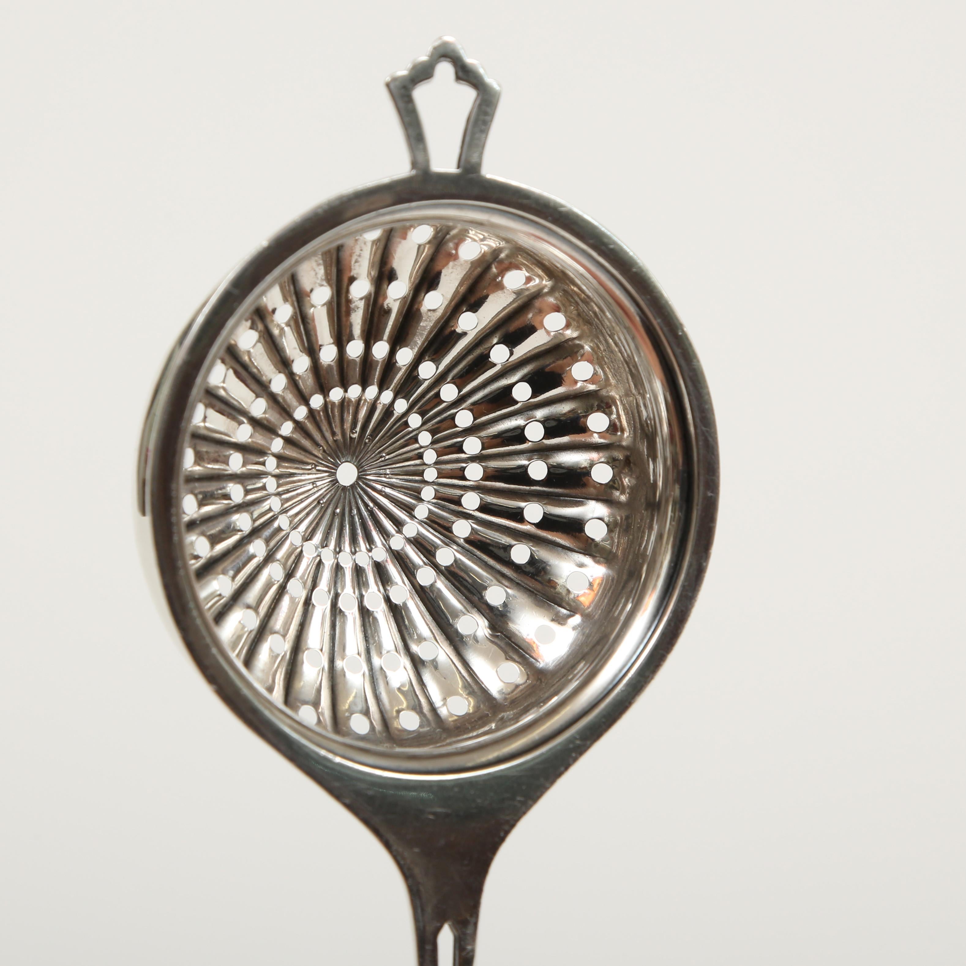 Sterling Silver Tea Strainer by Webster & Co. In Good Condition In West Palm Beach, FL