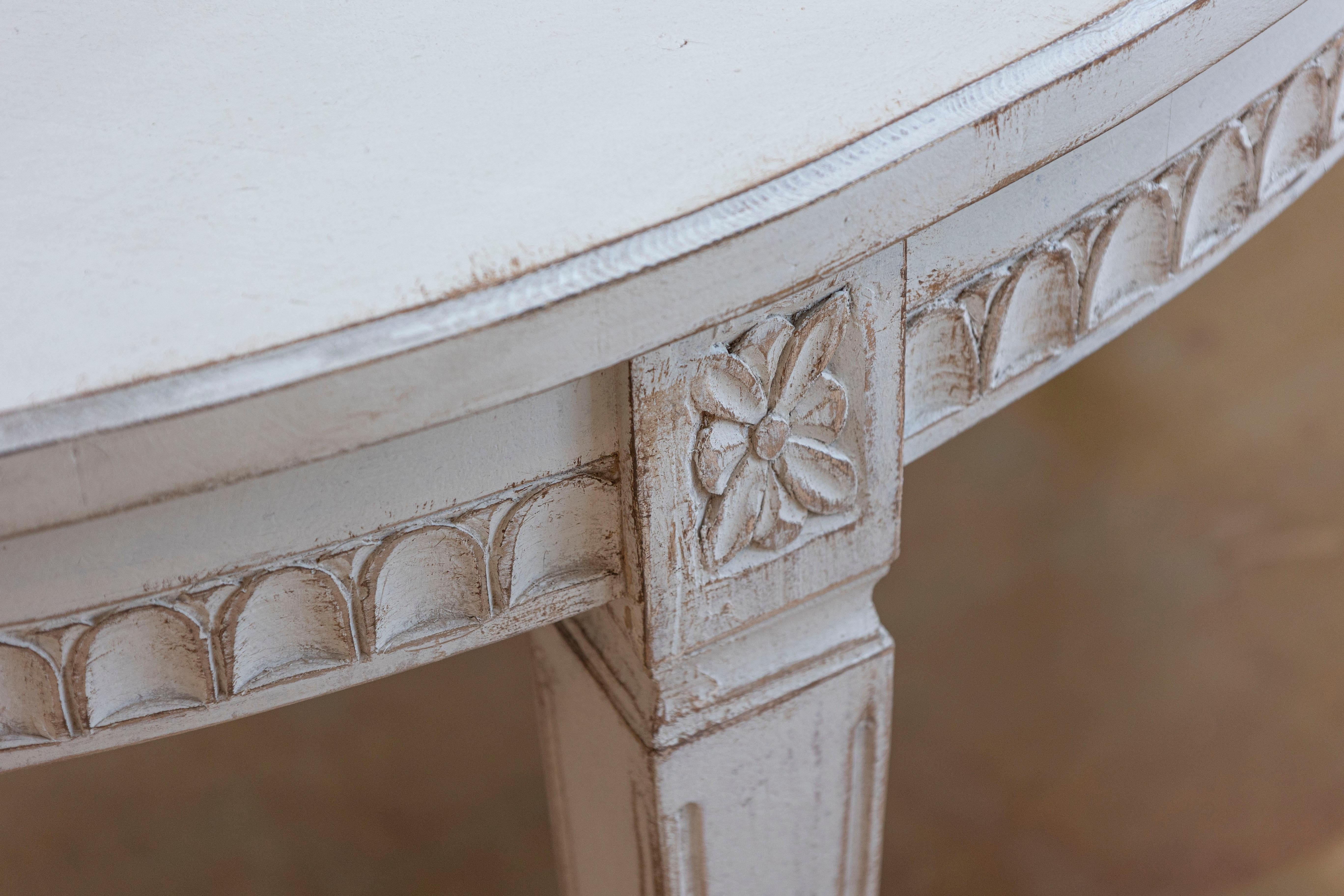 19th Century Swedish Center Table In Good Condition For Sale In Atlanta, GA