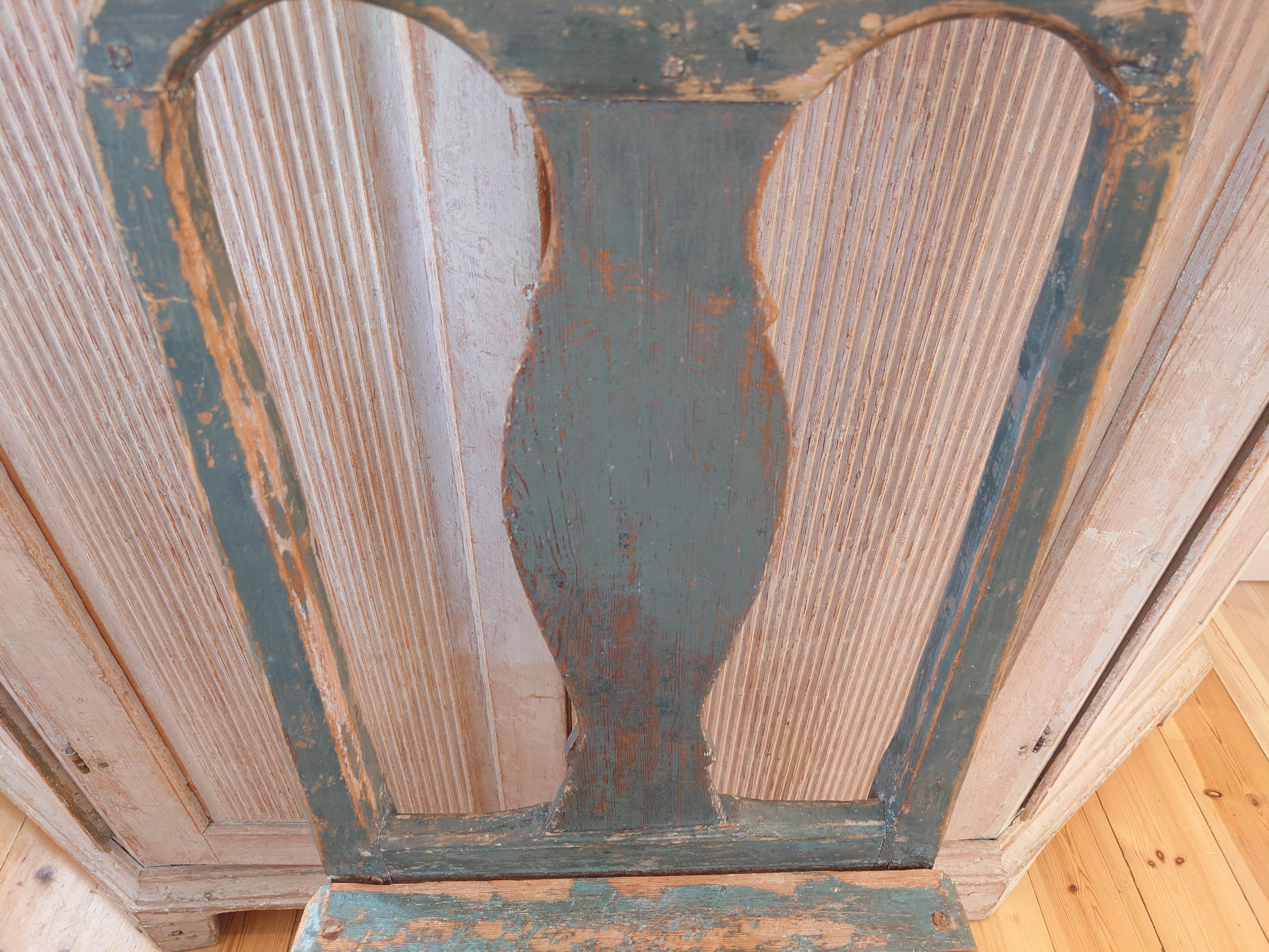 Chaise suédoise du 19ème siècle en transition rococo/ gustavienne  Hälsingland en vente 2