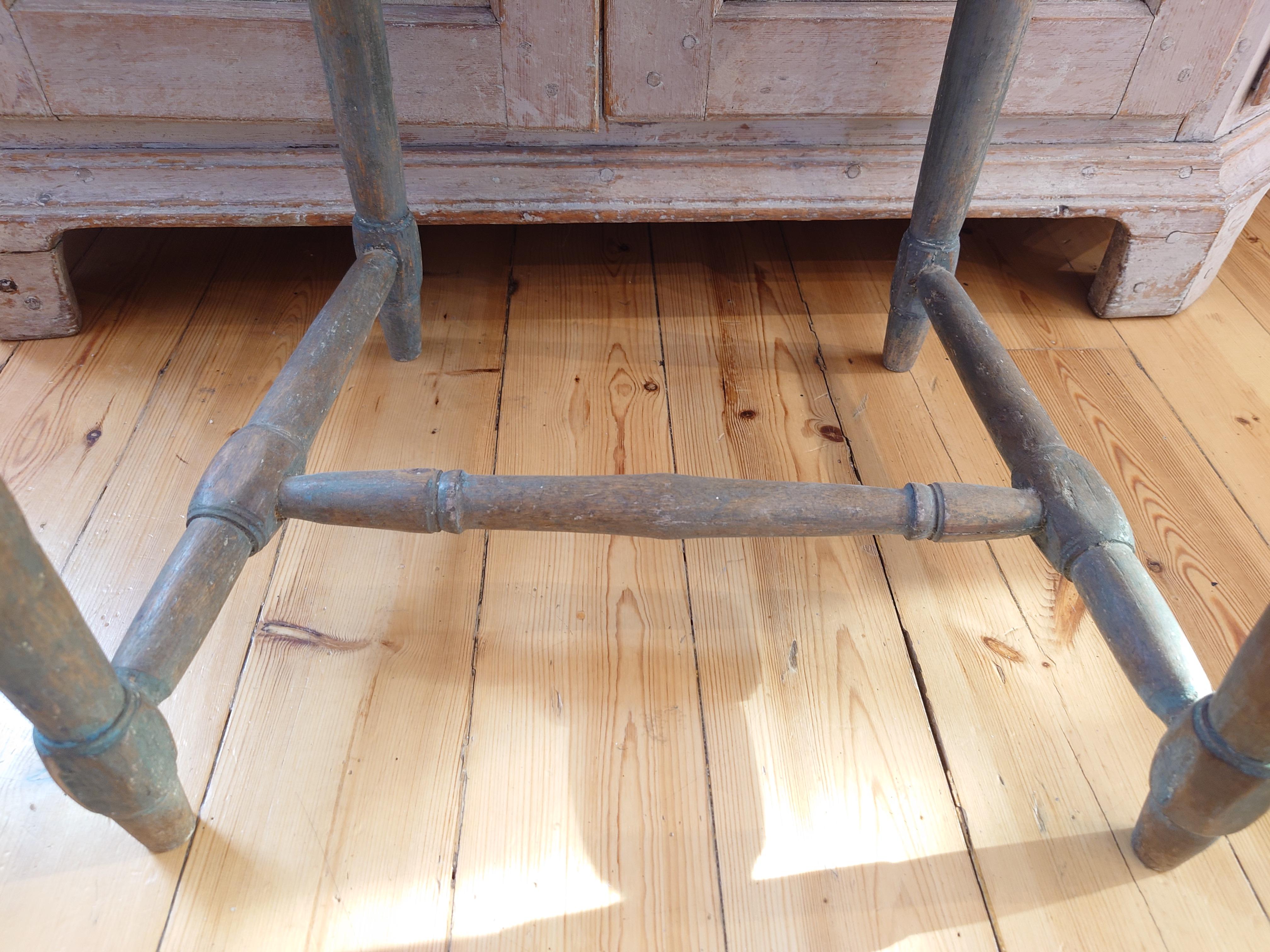 Suédois Chaise suédoise du 19ème siècle en transition rococo/ gustavienne  Hälsingland en vente