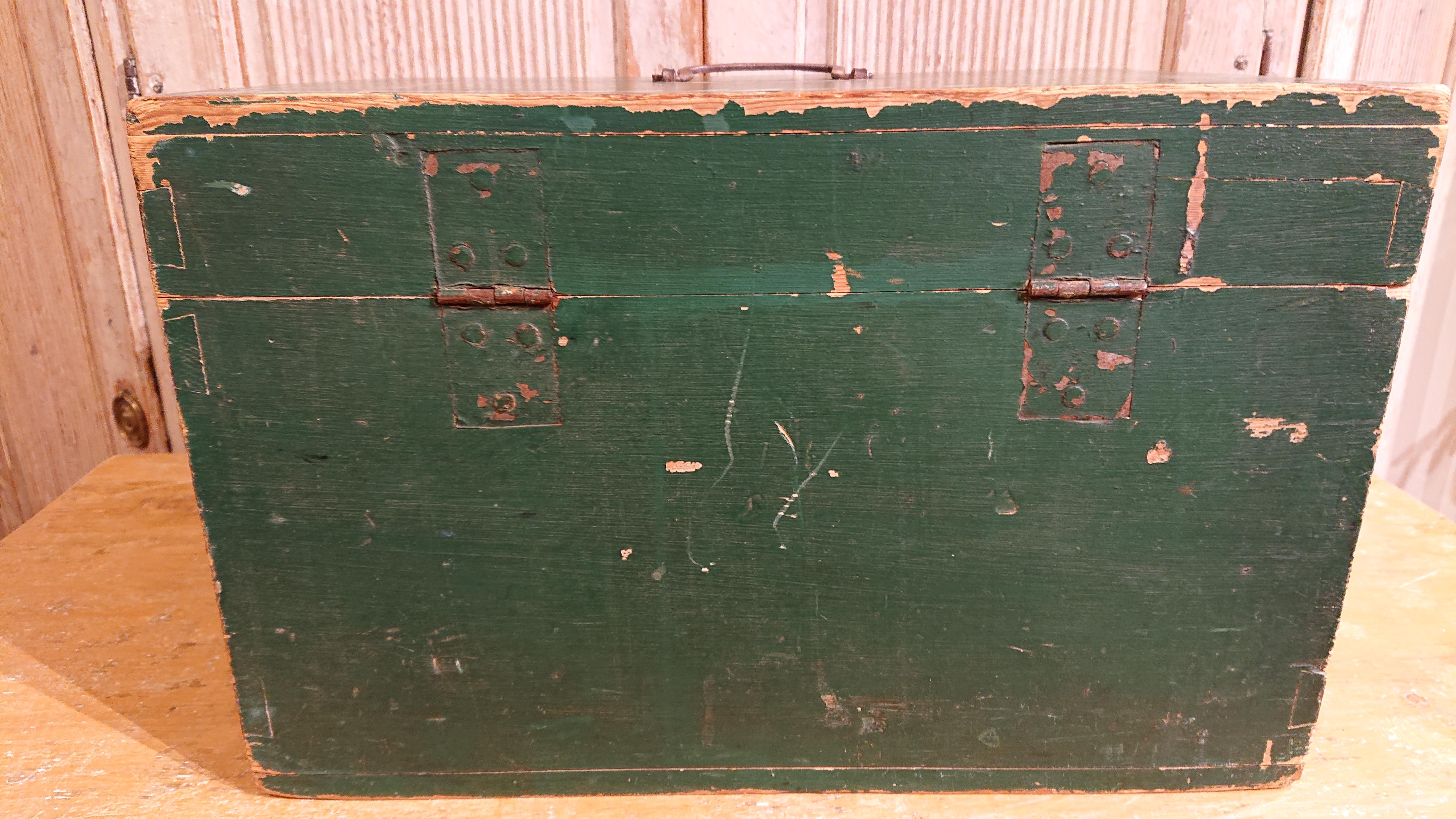 19th Century Swedish Chest / box with original paint from Northern Sweden For Sale 2