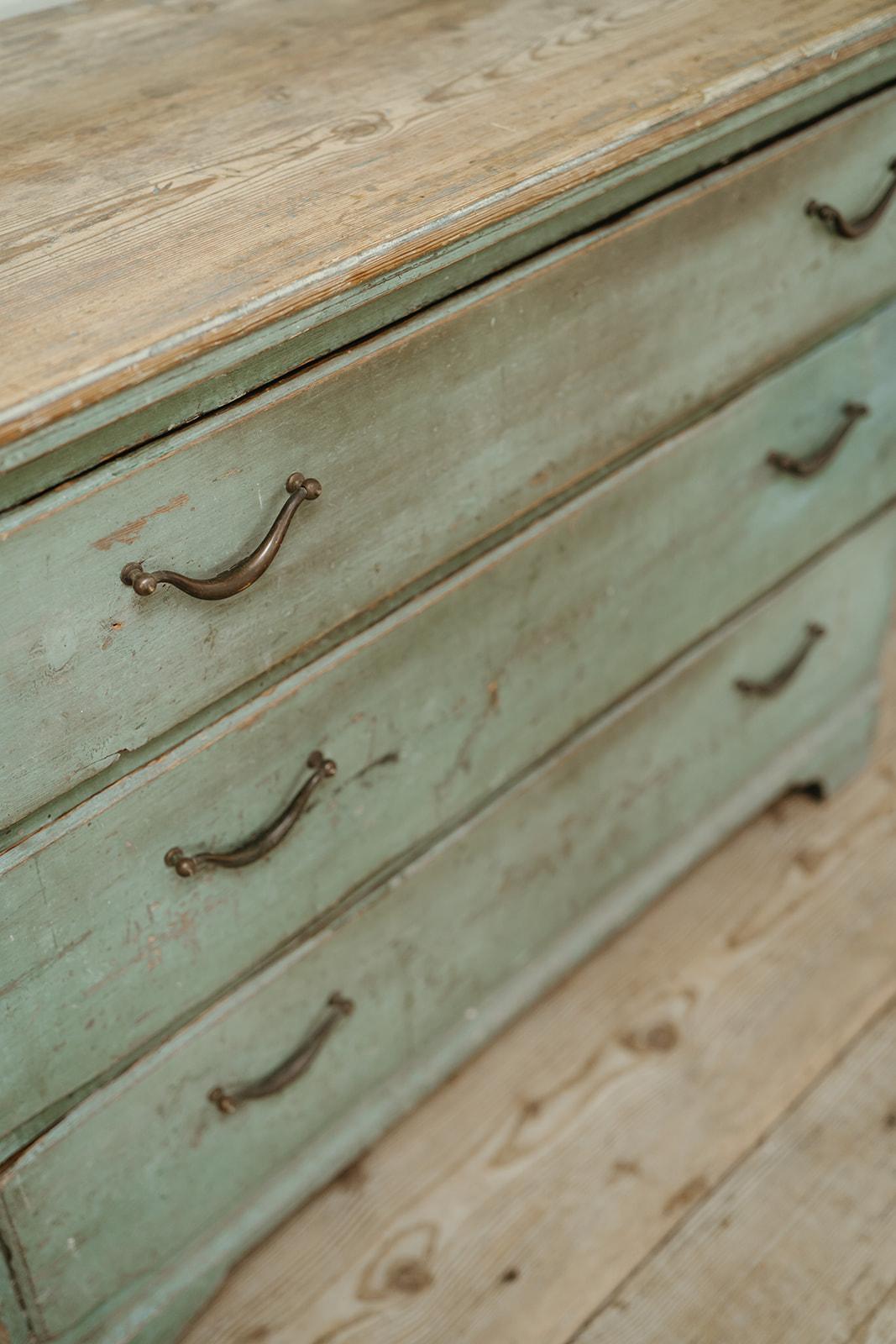 19th century Swedish chest of drawers ...  For Sale 4