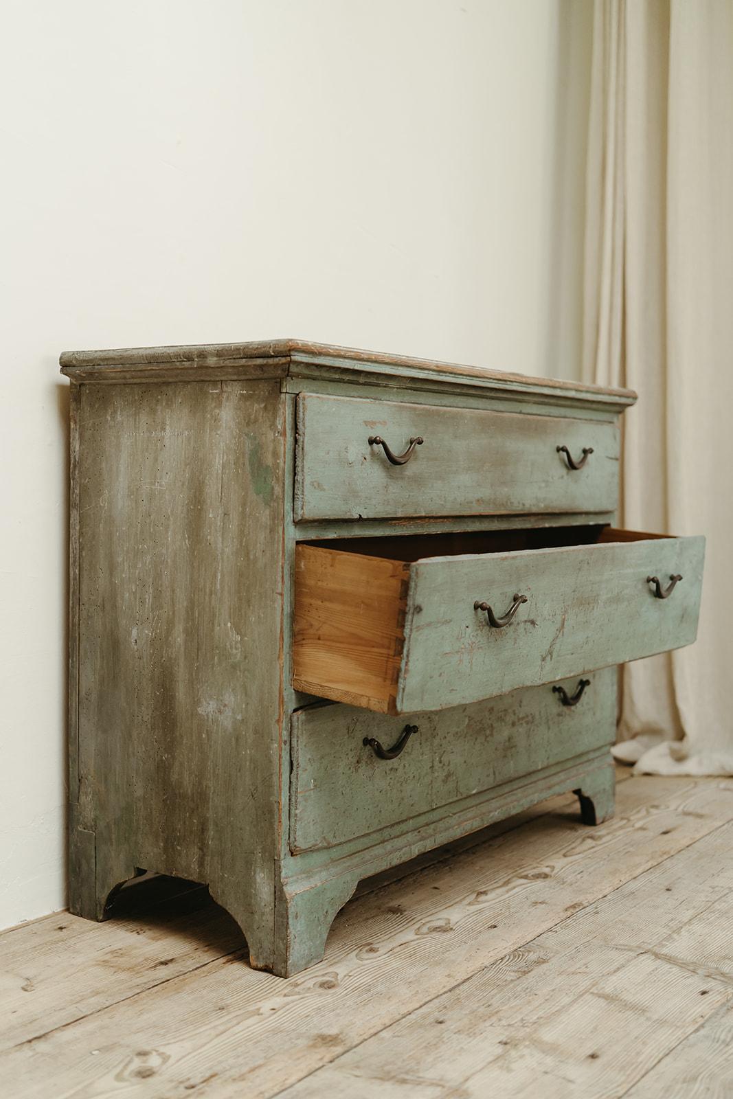 19th century Swedish chest of drawers ...  For Sale 5