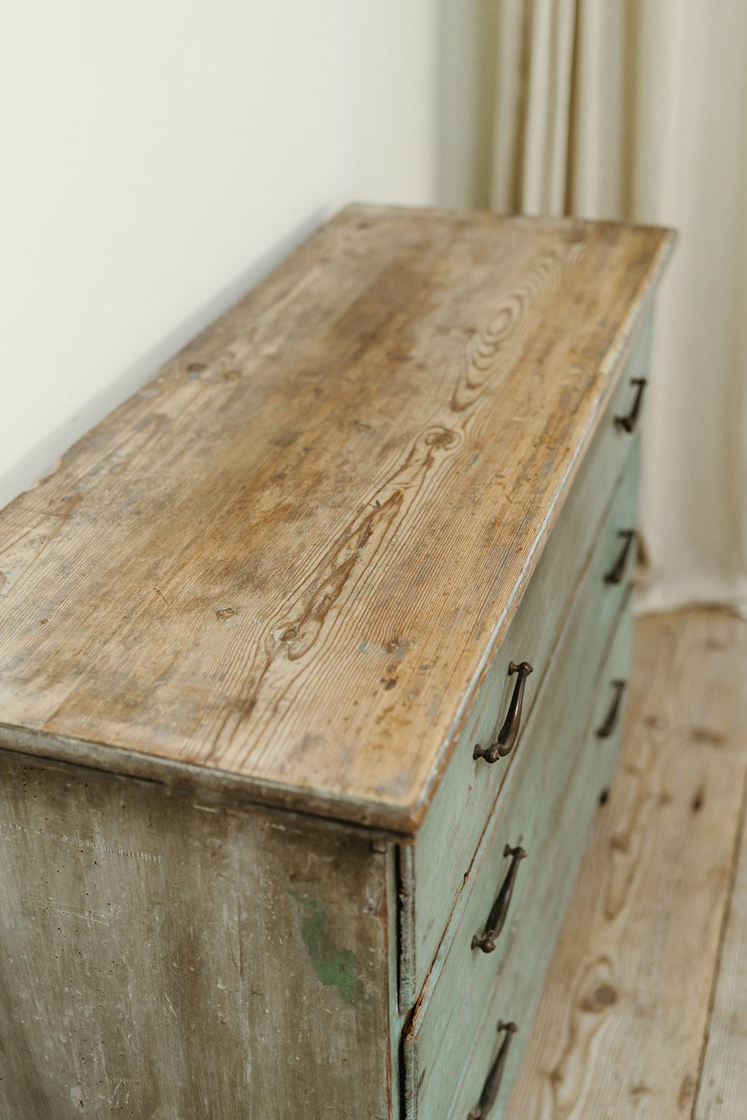 19th century Swedish chest of drawers ...  For Sale 7