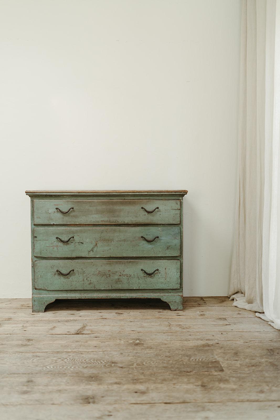 Hand-Painted 19th century Swedish chest of drawers ...  For Sale
