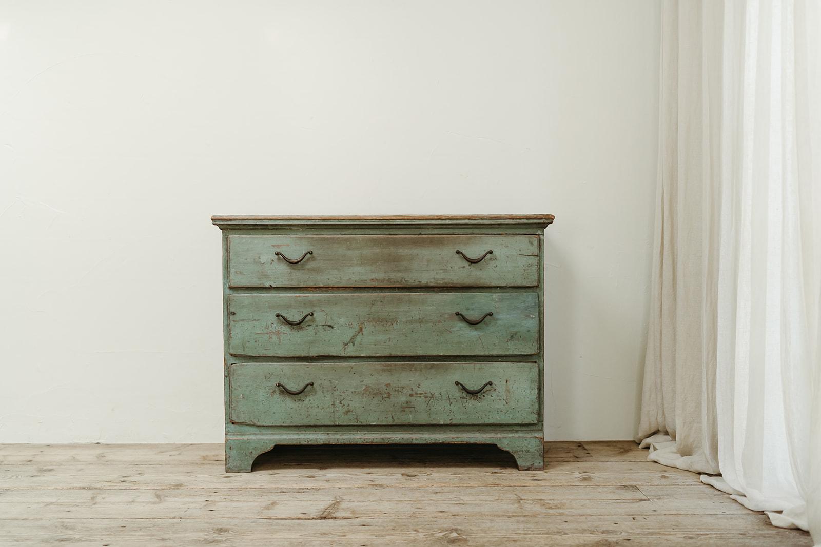 Pine 19th century Swedish chest of drawers ...  For Sale