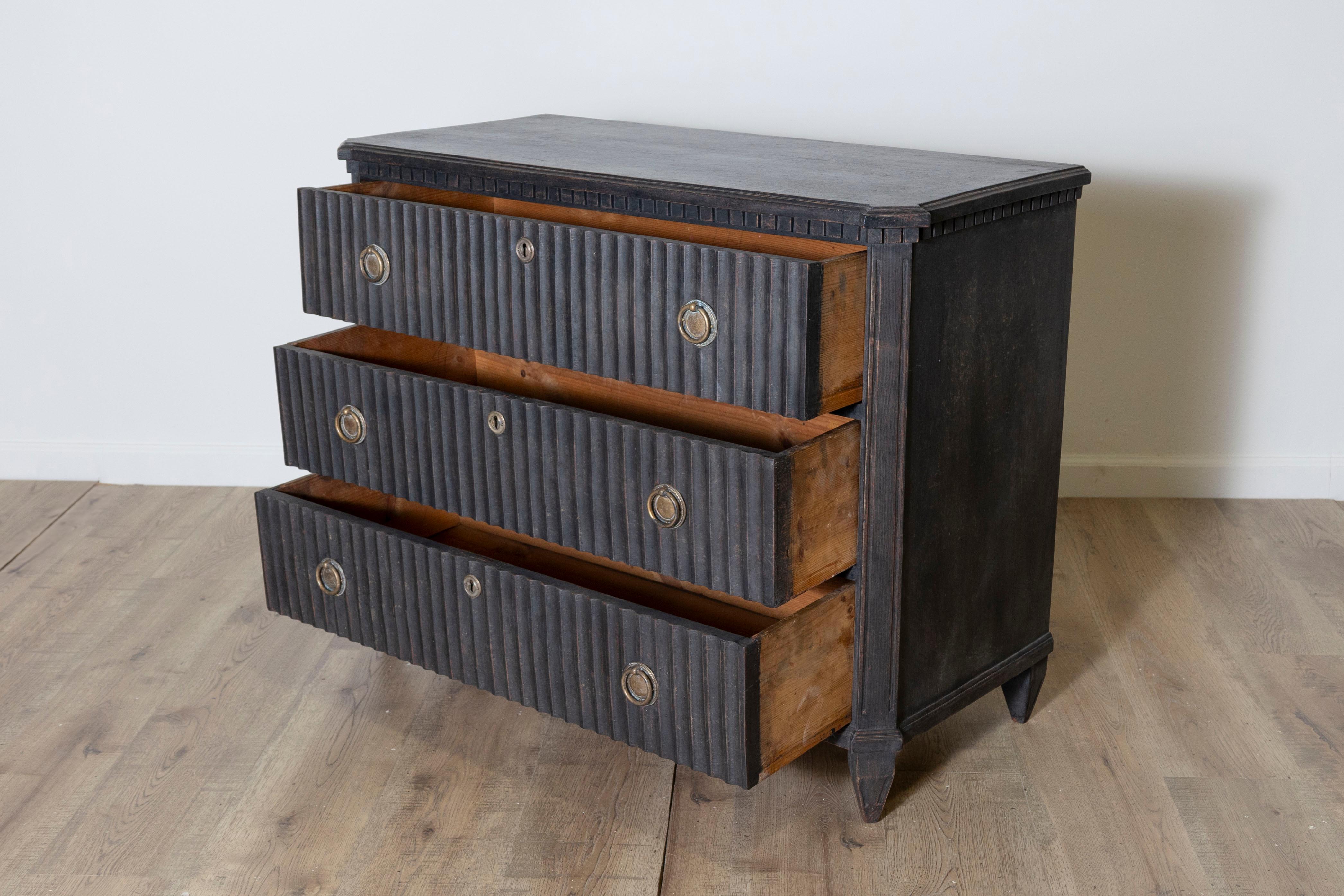 Cassettiera svedese del XIX secolo, circa 1860 In condizioni buone in vendita a Atlanta, GA