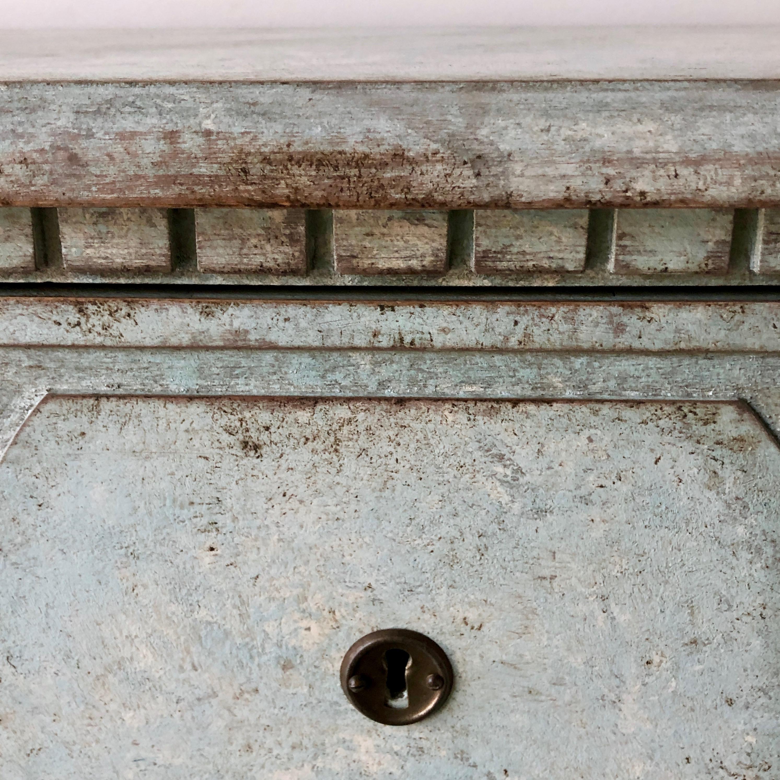 19th Century Swedish Chest of Drawers 1