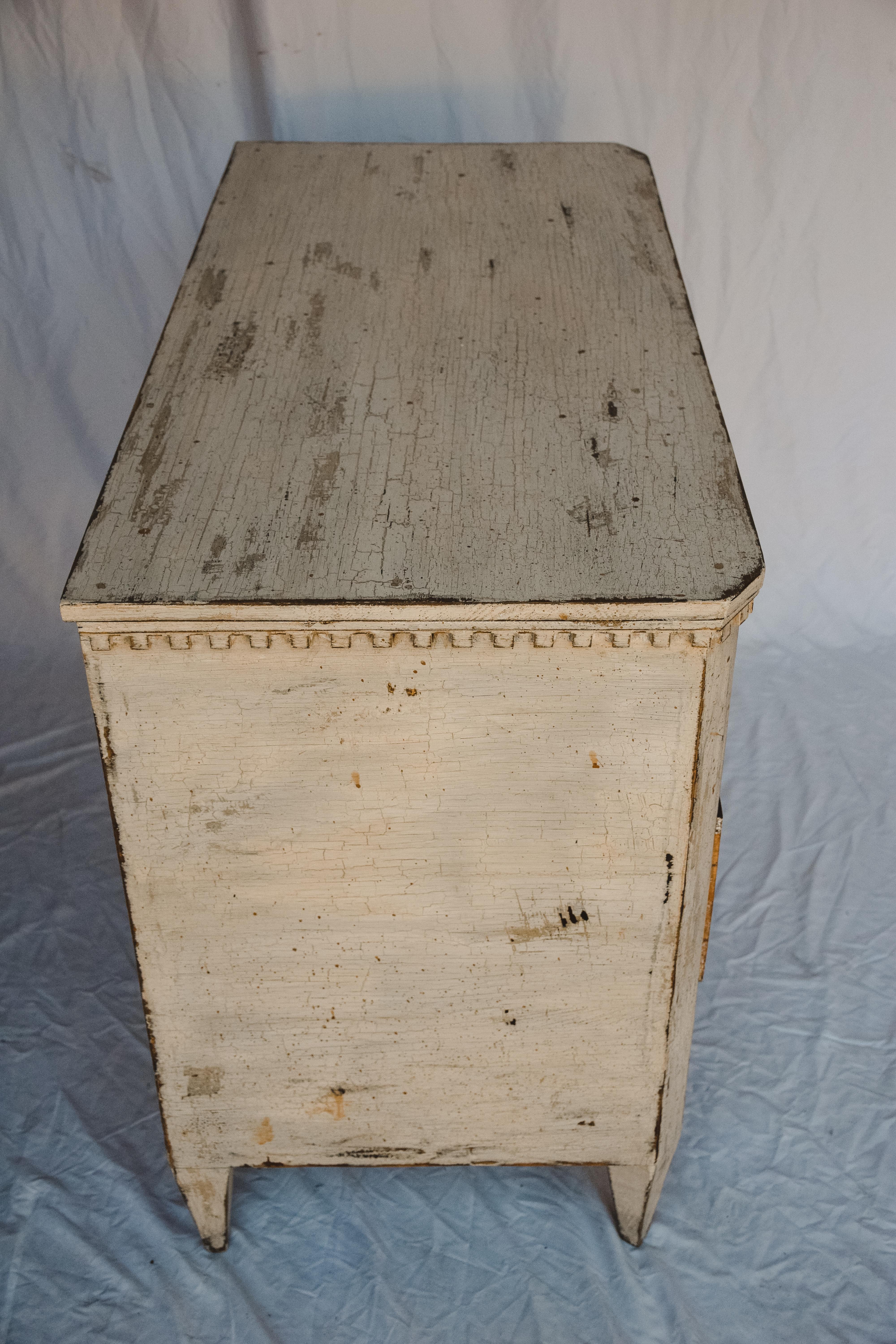 Painted 19th Century Swedish Gustavian Chest of Drawers For Sale