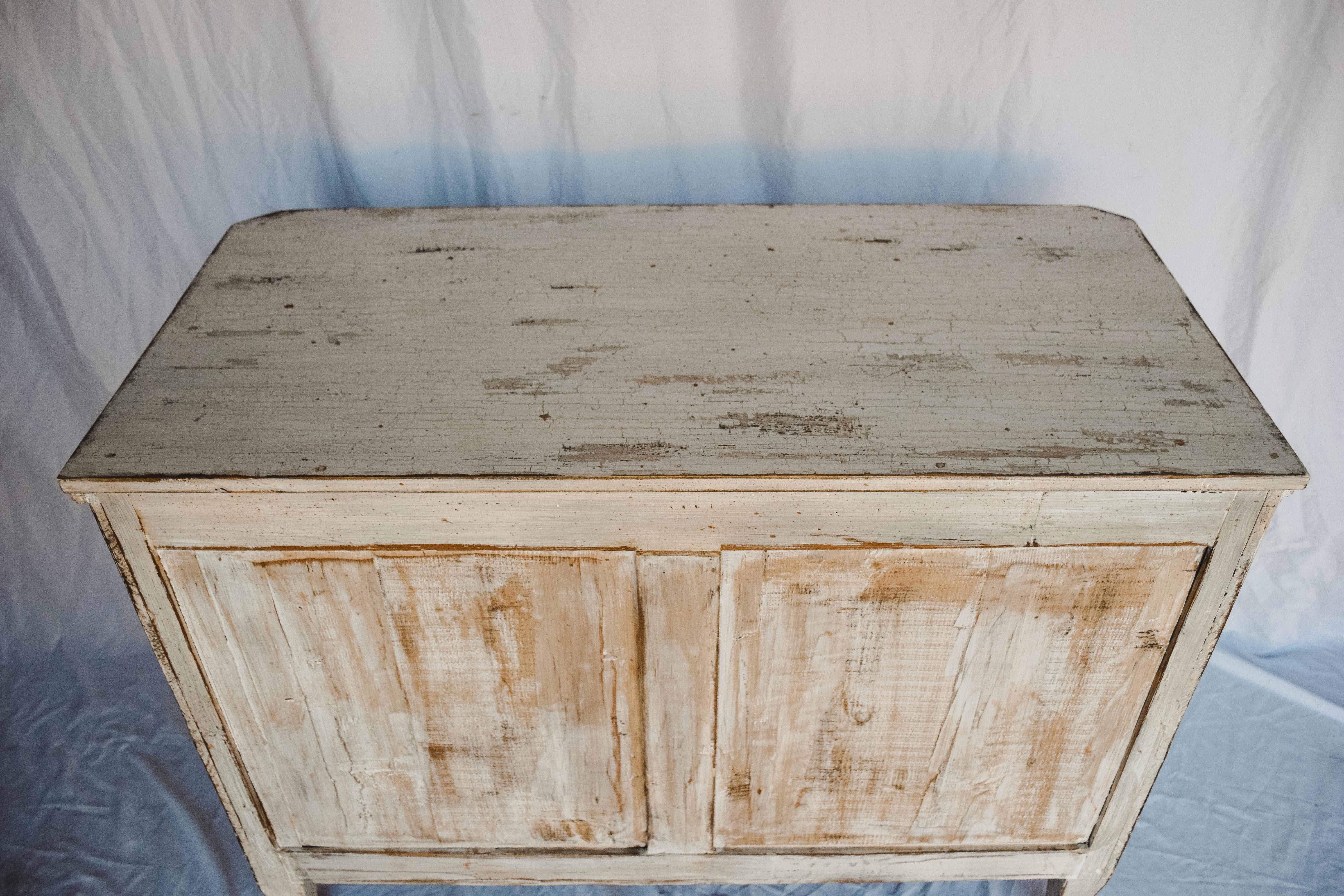 19th Century Swedish Gustavian Chest of Drawers For Sale 2