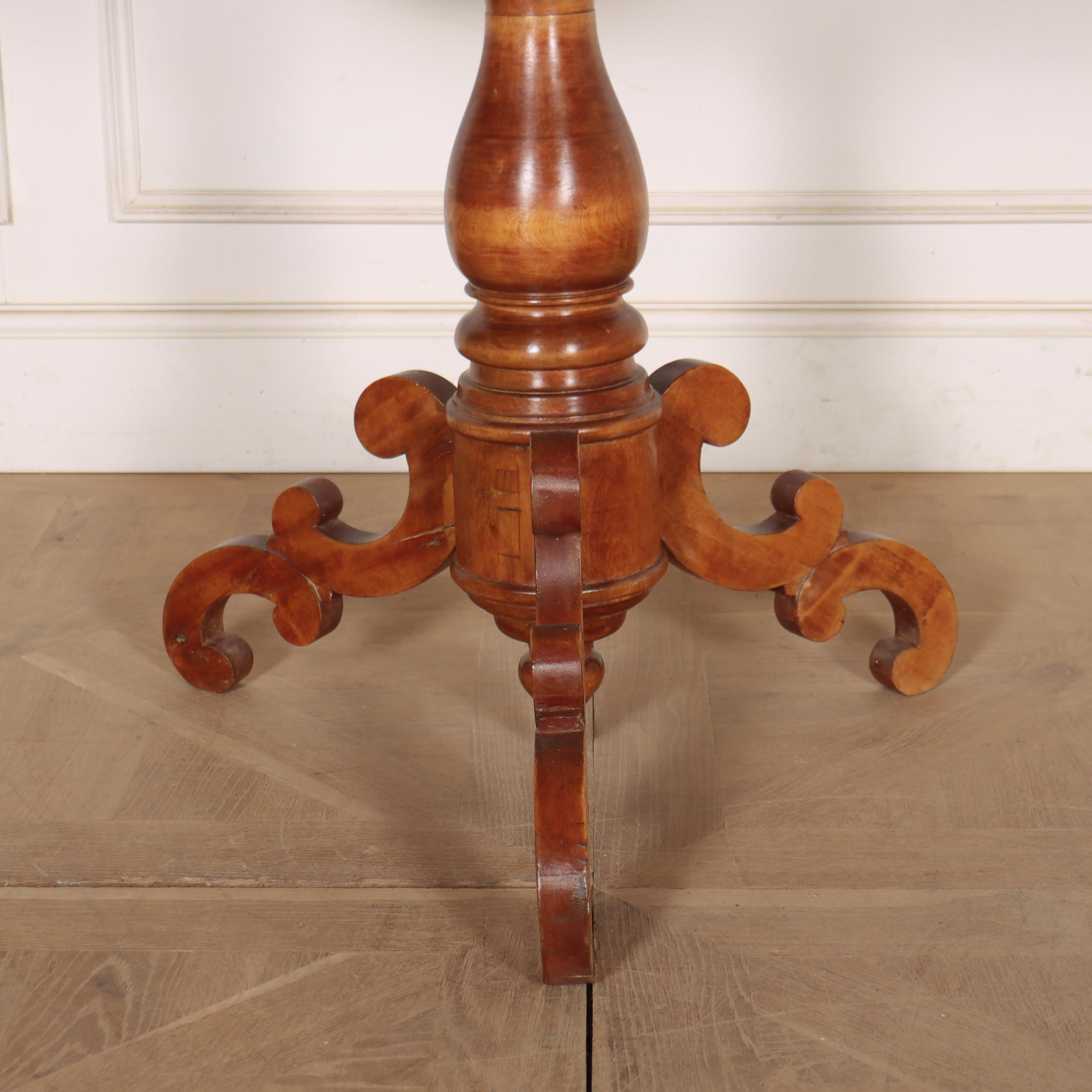 Svedese 19th Century Swedish Circular Lamp Table in vendita