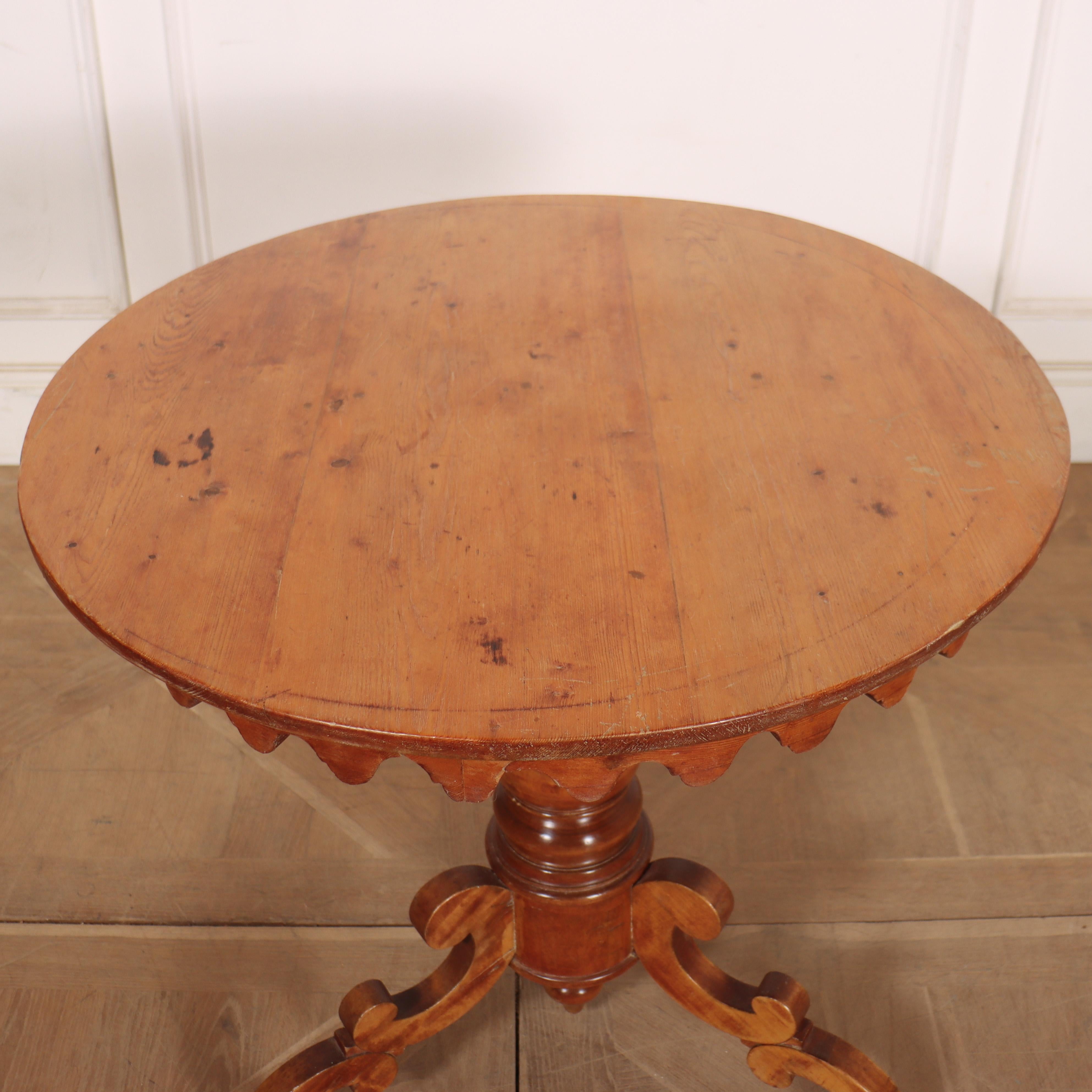 Betulla 19th Century Swedish Circular Lamp Table in vendita