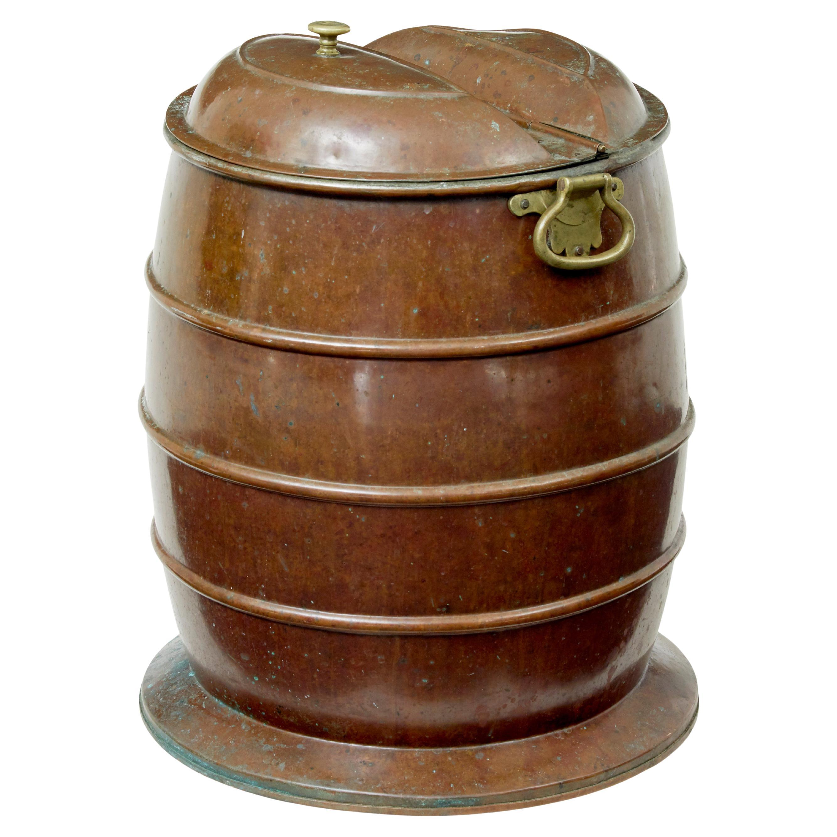 Barril de agua sueco de cobre y latón del siglo XIX en venta