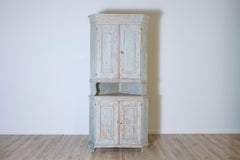 Armadio ad angolo svedese del XIX secolo, circa 1820
