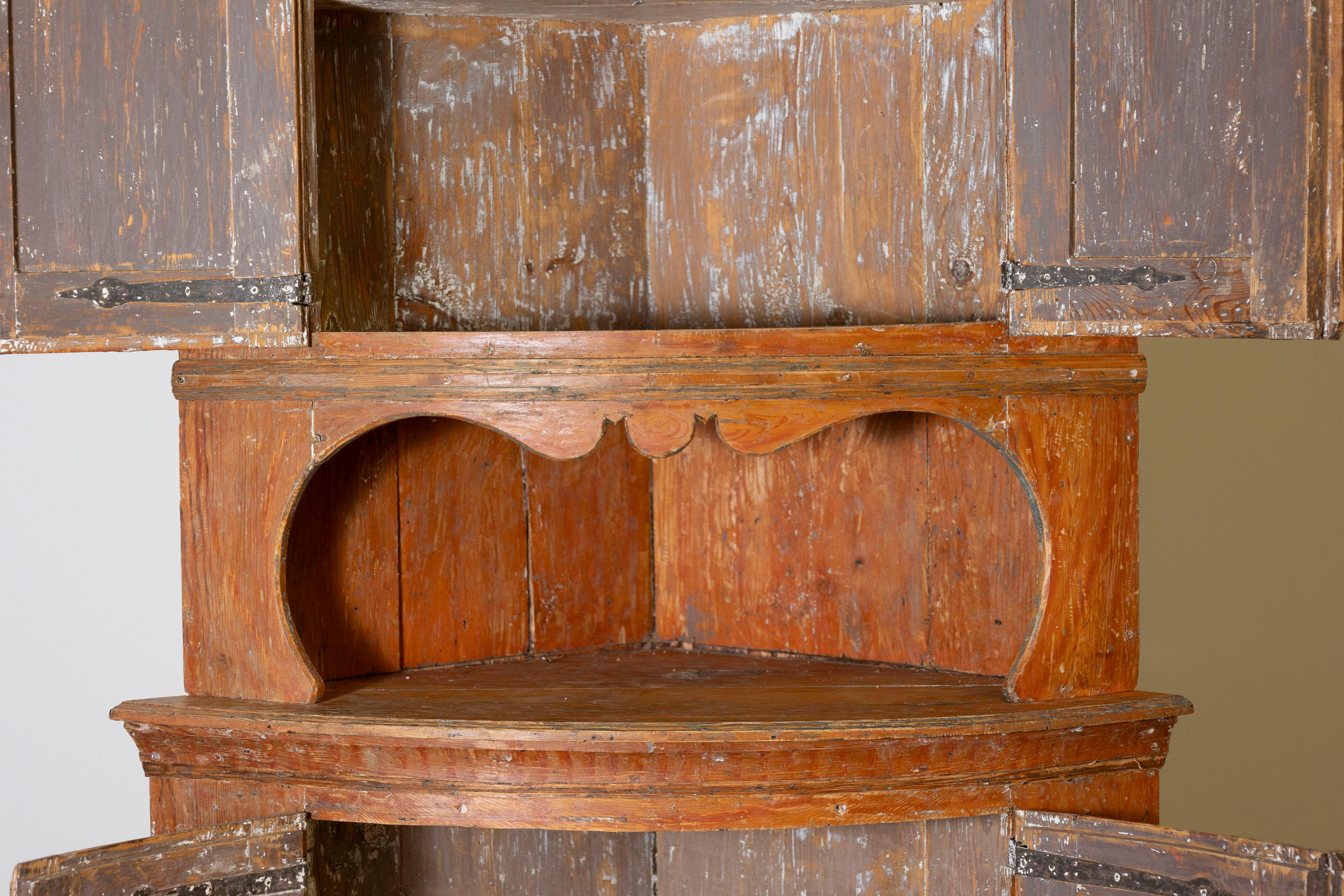 Suédois Armoire d'angle suédoise du 19ème siècle, vers 1830 en vente