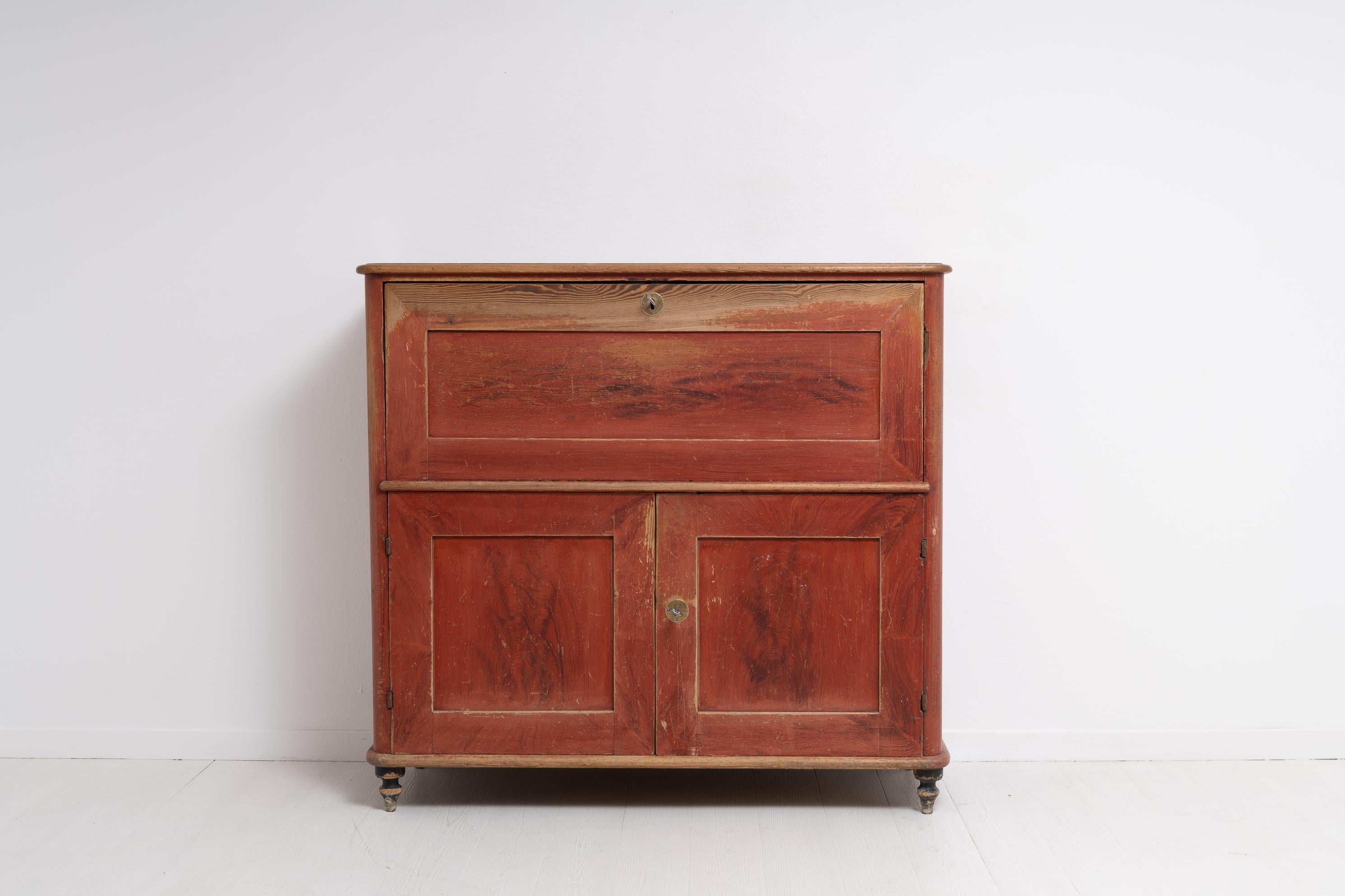 19th Century Swedish Country Empire Pine Secretaire In Good Condition For Sale In Kramfors, SE