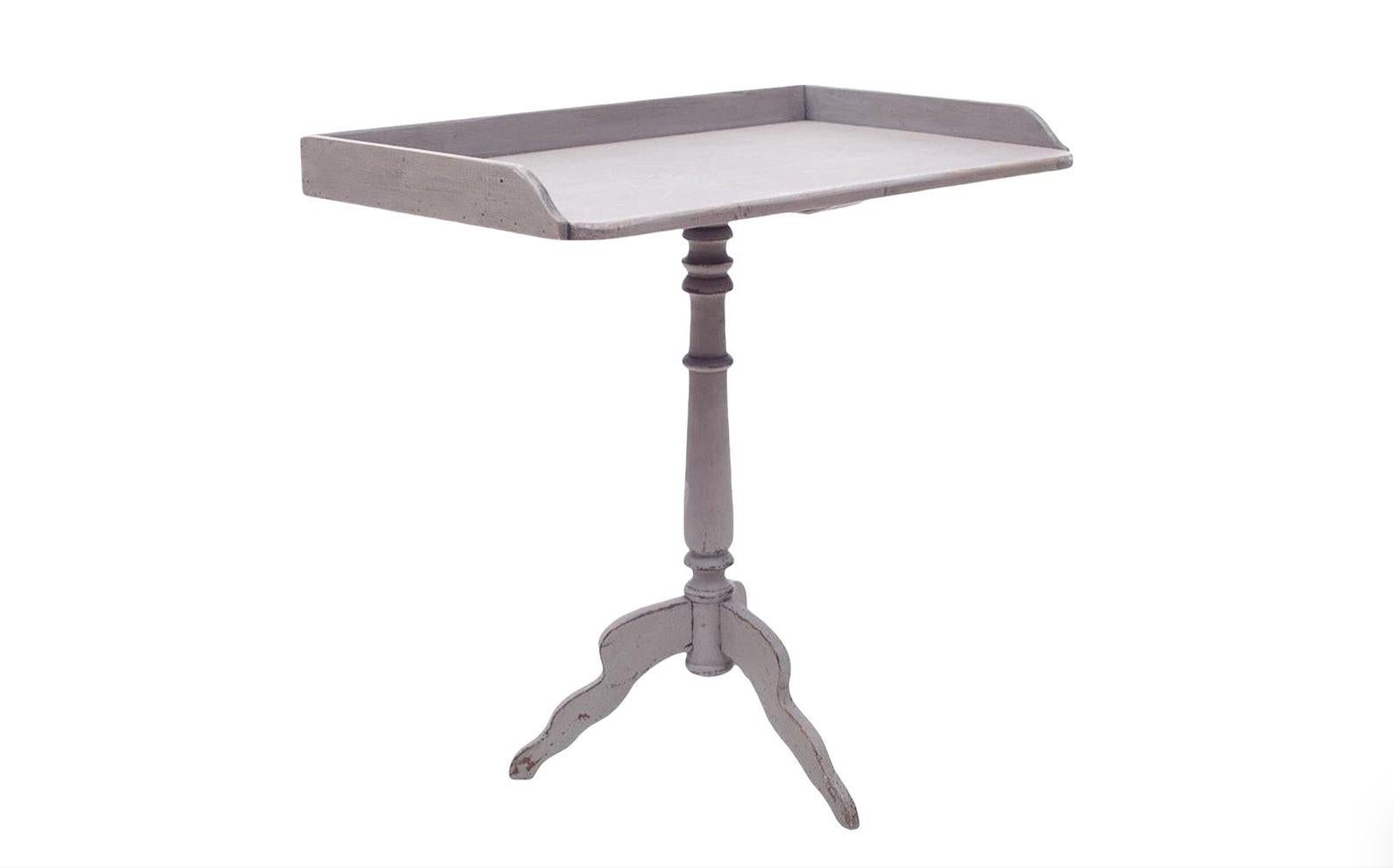 Schwedischer Gustavianischer Tabletttisch aus dem 19. Jahrhundert im Angebot 3