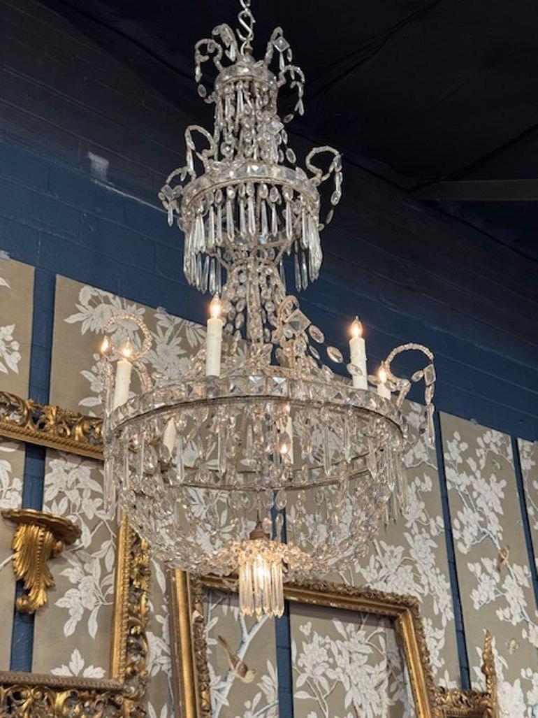 XIXe siècle Lustre en cristal suédois du 19e siècle à 7 lumières en vente